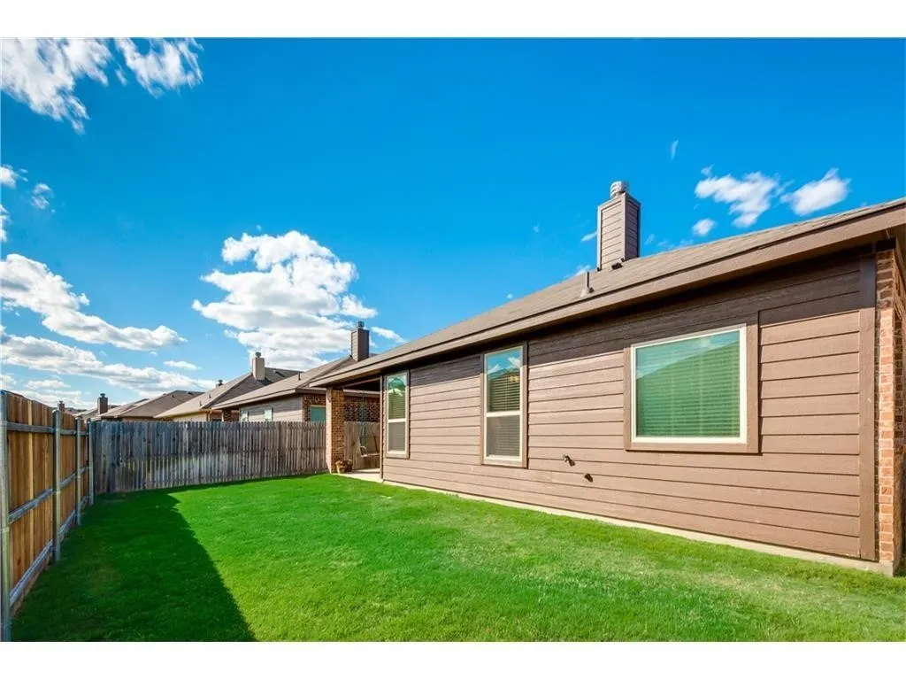 Single Family Residence For Rent in Tarrant County , 313 Delgany Trail, Fort Worth, Texas 76052, 4 Bedroom, 2 Bathroom, 2 Garage spaces, 1,793 Sqft, built in 2015, mls#21358786, Real Estate Agent in Fort Worth, Homes For Rent in Tarrant county, Homes For Rent in Fort Worth, Realtor in Fort Worth Texas, Real Estate Brokerage Independent Realty Texas, Luminita Cordes Realtor