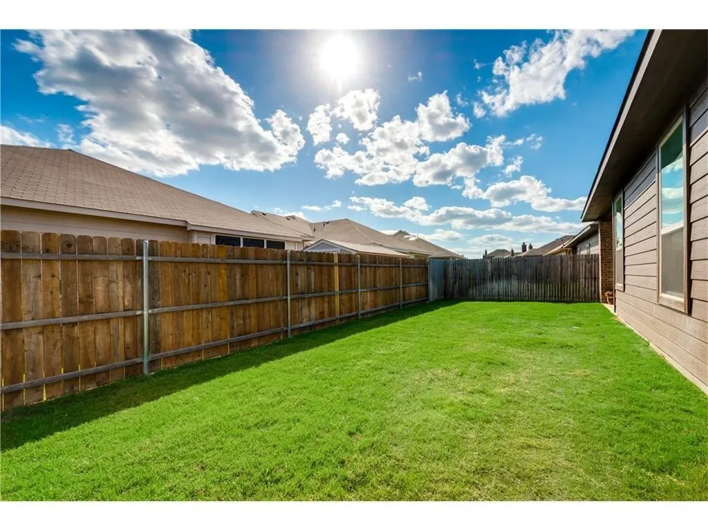 Single Family Residence For Rent in Tarrant County , 313 Delgany Trail, Fort Worth, Texas 76052, 4 Bedroom, 2 Bathroom, 2 Garage spaces, 1,793 Sqft, built in 2015, mls#21358786, Real Estate Agent in Fort Worth, Homes For Rent in Tarrant county, Homes For Rent in Fort Worth, Realtor in Fort Worth Texas, Real Estate Brokerage Independent Realty Texas, Luminita Cordes Realtor