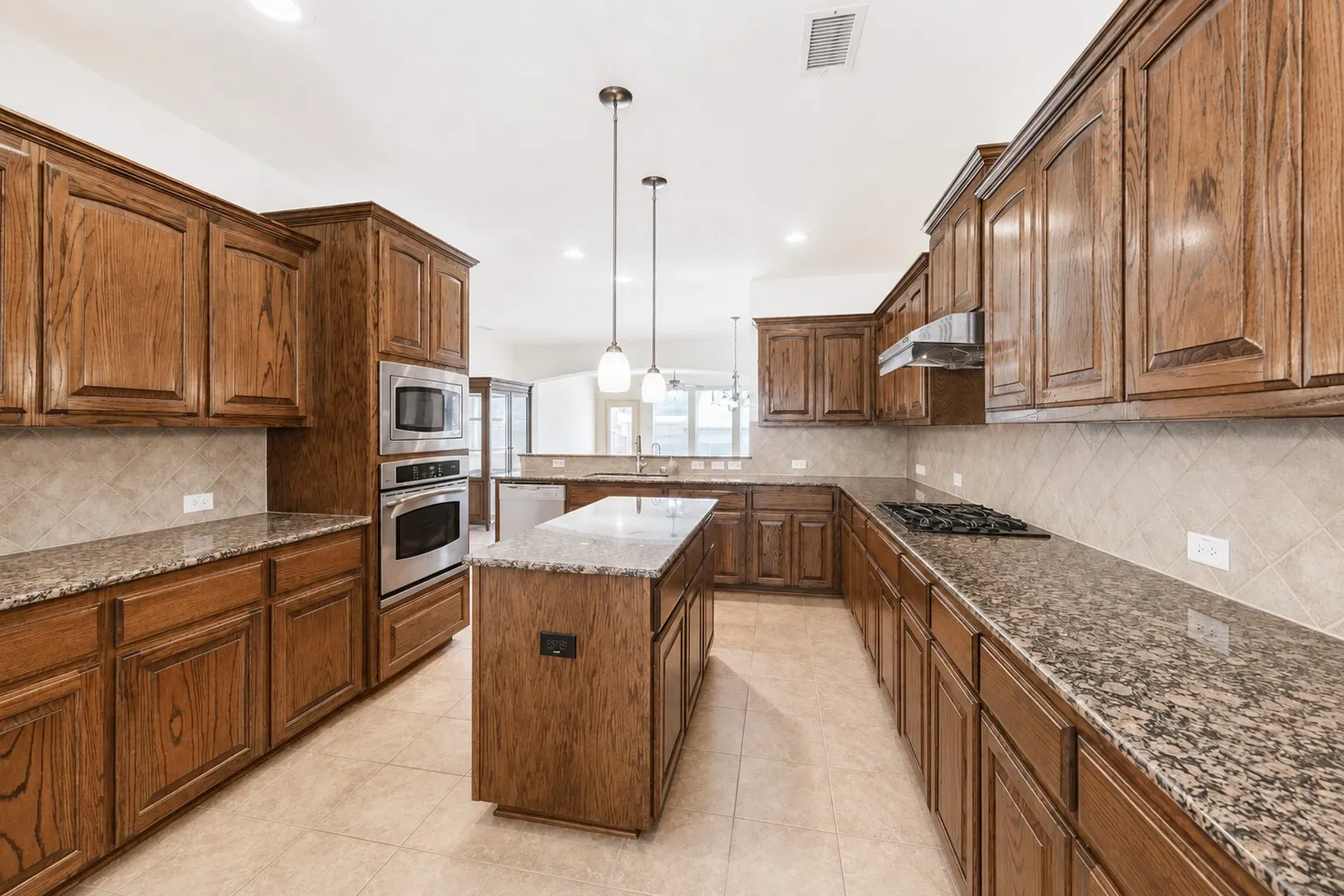 Single Family Residence For Sale in Collin County , 1915 Kirby Lane, Allen, Texas 75013, 5 Bedroom, 3 Bathroom, 2 Garage spaces, 3,270 Sqft, built in 2006, mls#21356547, Real Estate Agent in Allen, Homes For Sale in Collin county, Homes For Sale in Allen, Realtor in Allen Texas, Real Estate Brokerage Independent Realty Texas, Luminita Cordes Realtor