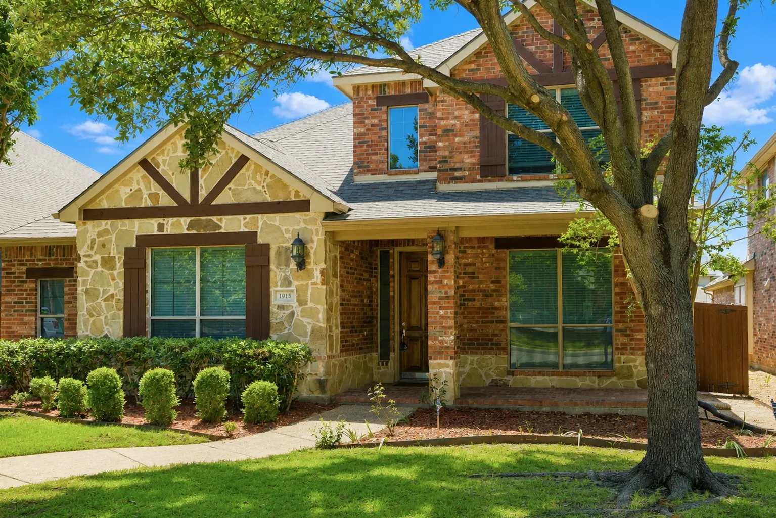 Single Family Residence For Sale in Collin County , 1915 Kirby Lane, Allen, Texas 75013, 5 Bedroom, 3 Bathroom, 2 Garage spaces, 3,270 Sqft, built in 2006, mls#21356547, Real Estate Agent in Allen, Homes For Sale in Collin county, Homes For Sale in Allen, Realtor in Allen Texas, Real Estate Brokerage Independent Realty Texas, Luminita Cordes Realtor