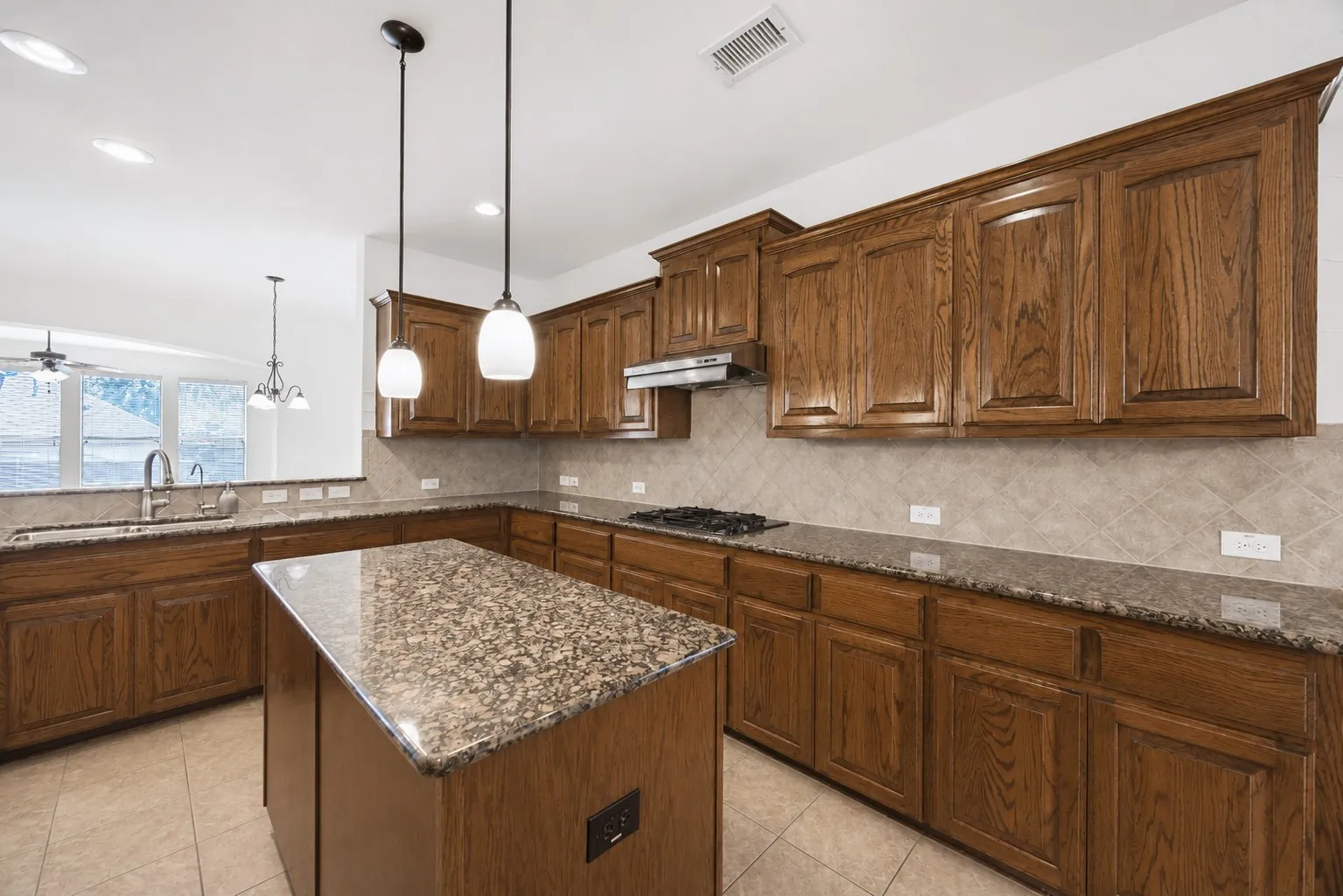 Single Family Residence For Sale in Collin County , 1915 Kirby Lane, Allen, Texas 75013, 5 Bedroom, 3 Bathroom, 2 Garage spaces, 3,270 Sqft, built in 2006, mls#21356547, Real Estate Agent in Allen, Homes For Sale in Collin county, Homes For Sale in Allen, Realtor in Allen Texas, Real Estate Brokerage Independent Realty Texas, Luminita Cordes Realtor