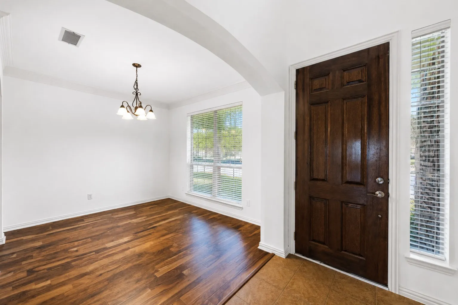 Single Family Residence For Sale in Collin County , 1915 Kirby Lane, Allen, Texas 75013, 5 Bedroom, 3 Bathroom, 2 Garage spaces, 3,270 Sqft, built in 2006, mls#21356547, Real Estate Agent in Allen, Homes For Sale in Collin county, Homes For Sale in Allen, Realtor in Allen Texas, Real Estate Brokerage Independent Realty Texas, Luminita Cordes Realtor
