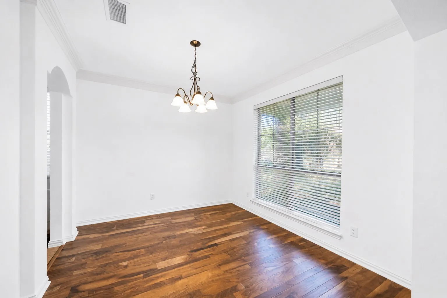 Single Family Residence For Sale in Collin County , 1915 Kirby Lane, Allen, Texas 75013, 5 Bedroom, 3 Bathroom, 2 Garage spaces, 3,270 Sqft, built in 2006, mls#21356547, Real Estate Agent in Allen, Homes For Sale in Collin county, Homes For Sale in Allen, Realtor in Allen Texas, Real Estate Brokerage Independent Realty Texas, Luminita Cordes Realtor