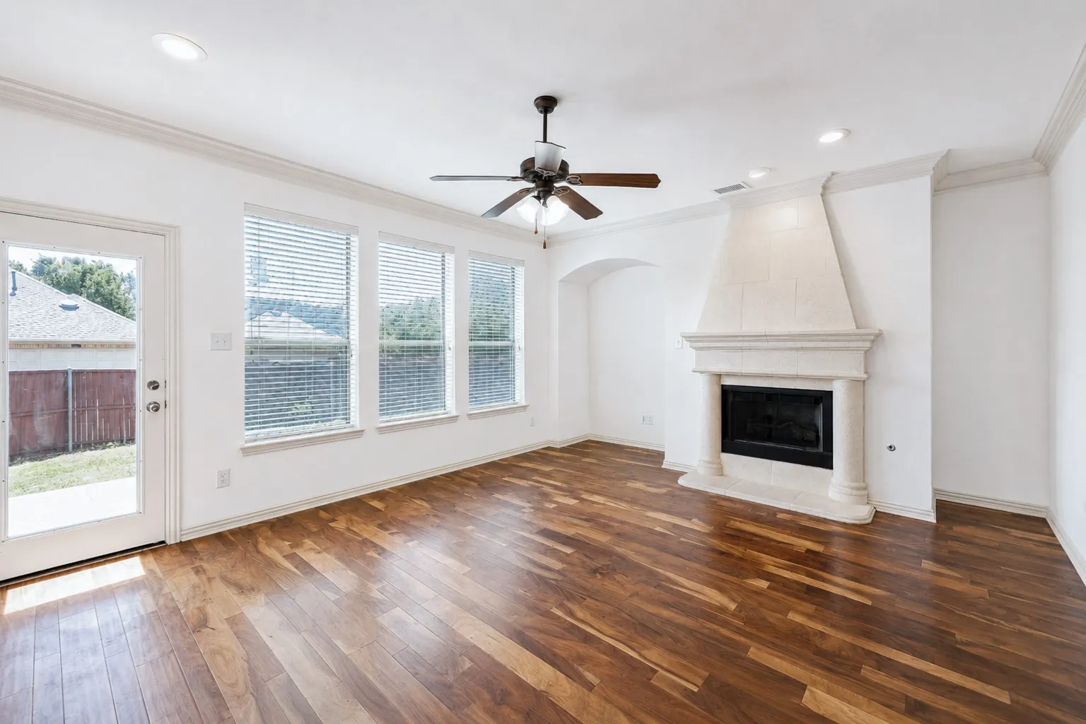 Single Family Residence For Sale in Collin County , 1915 Kirby Lane, Allen, Texas 75013, 5 Bedroom, 3 Bathroom, 2 Garage spaces, 3,270 Sqft, built in 2006, mls#21356547, Real Estate Agent in Allen, Homes For Sale in Collin county, Homes For Sale in Allen, Realtor in Allen Texas, Real Estate Brokerage Independent Realty Texas, Luminita Cordes Realtor