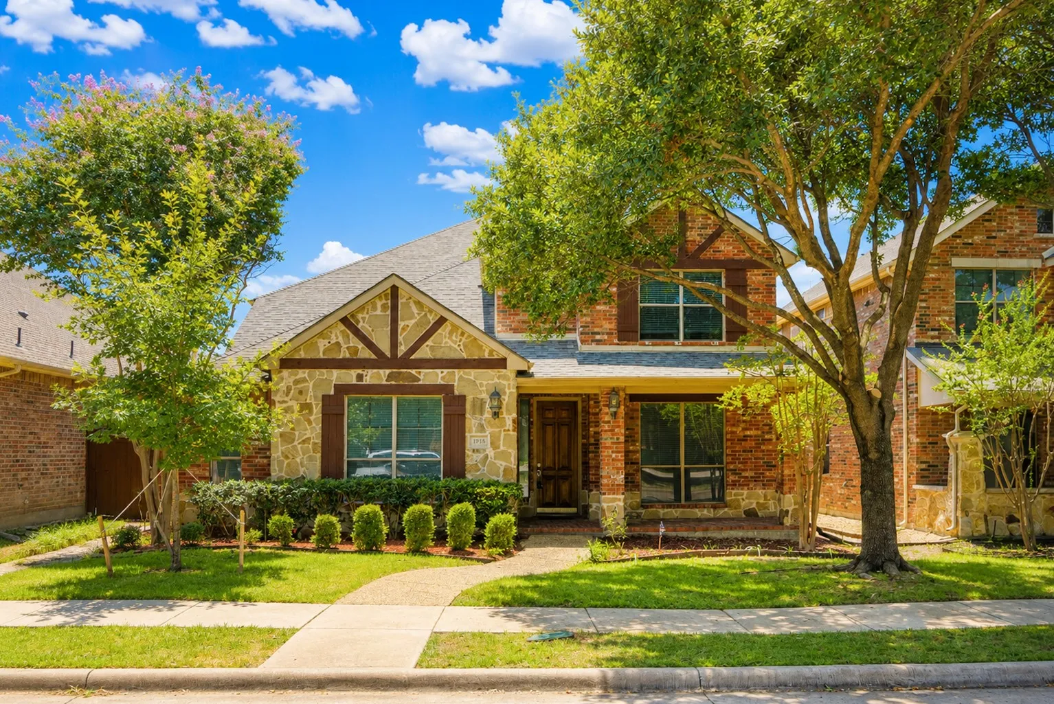 Single Family Residence For Sale in Collin County , 1915 Kirby Lane, Allen, Texas 75013, 5 Bedroom, 3 Bathroom, 2 Garage spaces, 3,270 Sqft, built in 2006, mls#21356547, Real Estate Agent in Allen, Homes For Sale in Collin county, Homes For Sale in Allen, Realtor in Allen Texas, Real Estate Brokerage Independent Realty Texas, Luminita Cordes Realtor