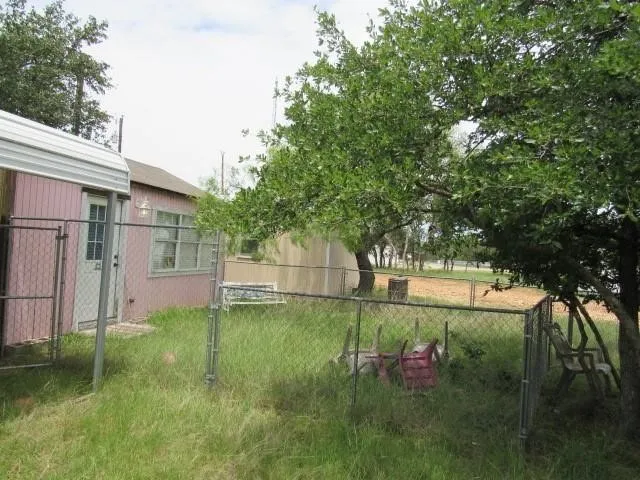 Mobile Home For Sale in Brown County , 3210 Captains Cove, May, Texas 76857, 3 Bedroom, 1 Bathroom, Garage spaces, 924 Sqft, built in 2009, Price $24,900, mls#21358900, Real Estate Agent in May, Homes For Sale in Brown county, Homes For Sale in May, Realtor in May Texas, Real Estate Brokerage Independent Realty Texas, Luminita Cordes Realtor