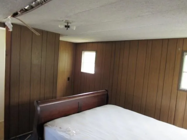 Mobile Home For Sale in Brown County , 3210 Captains Cove, May, Texas 76857, 3 Bedroom, 1 Bathroom, Garage spaces, 924 Sqft, built in 2009, Price $24,900, mls#21358900, Real Estate Agent in May, Homes For Sale in Brown county, Homes For Sale in May, Realtor in May Texas, Real Estate Brokerage Independent Realty Texas, Luminita Cordes Realtor