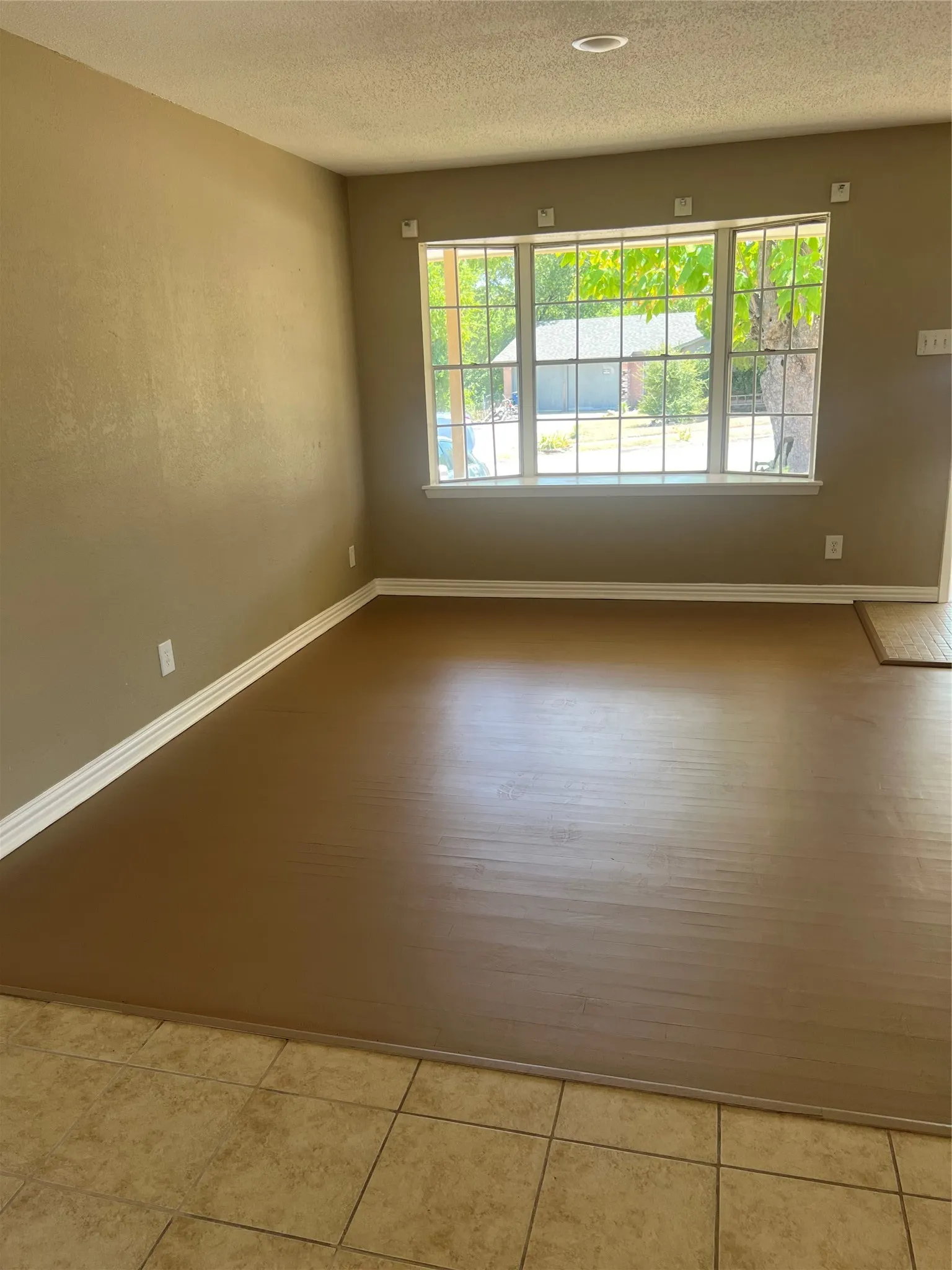 Single Family Residence For Sale in Dallas County , 5809 Trio Lane, Dallas, Texas 75241, 4 Bedroom, 2 Bathroom, Garage spaces, 1,299 Sqft, built in 1959, mls#21358888, Real Estate Agent in Dallas, Homes For Sale in Dallas county, Homes For Sale in Dallas, Realtor in Dallas Texas, Real Estate Brokerage Independent Realty Texas, Luminita Cordes Realtor