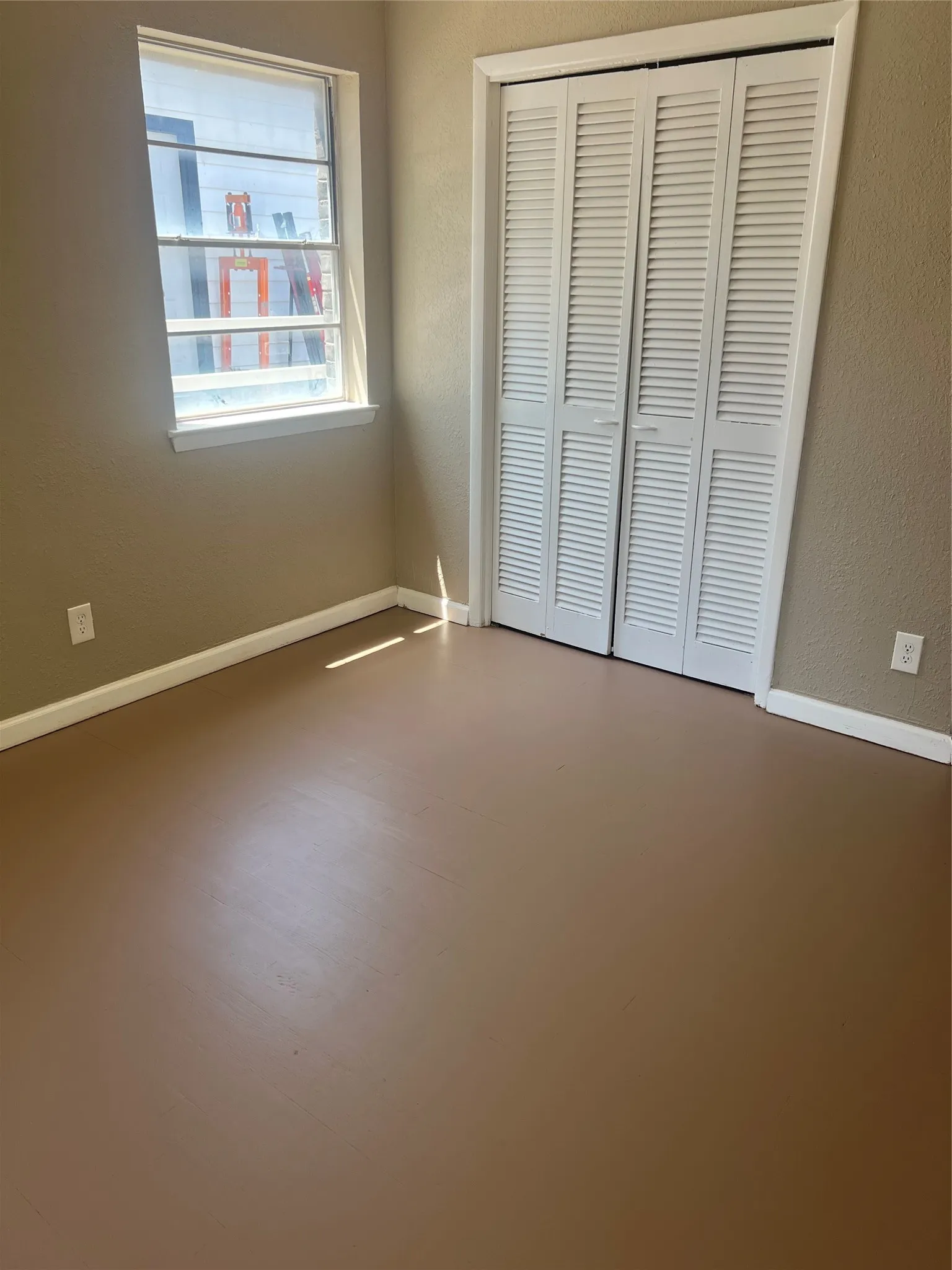Single Family Residence For Sale in Dallas County , 5809 Trio Lane, Dallas, Texas 75241, 4 Bedroom, 2 Bathroom, Garage spaces, 1,299 Sqft, built in 1959, mls#21358888, Real Estate Agent in Dallas, Homes For Sale in Dallas county, Homes For Sale in Dallas, Realtor in Dallas Texas, Real Estate Brokerage Independent Realty Texas, Luminita Cordes Realtor