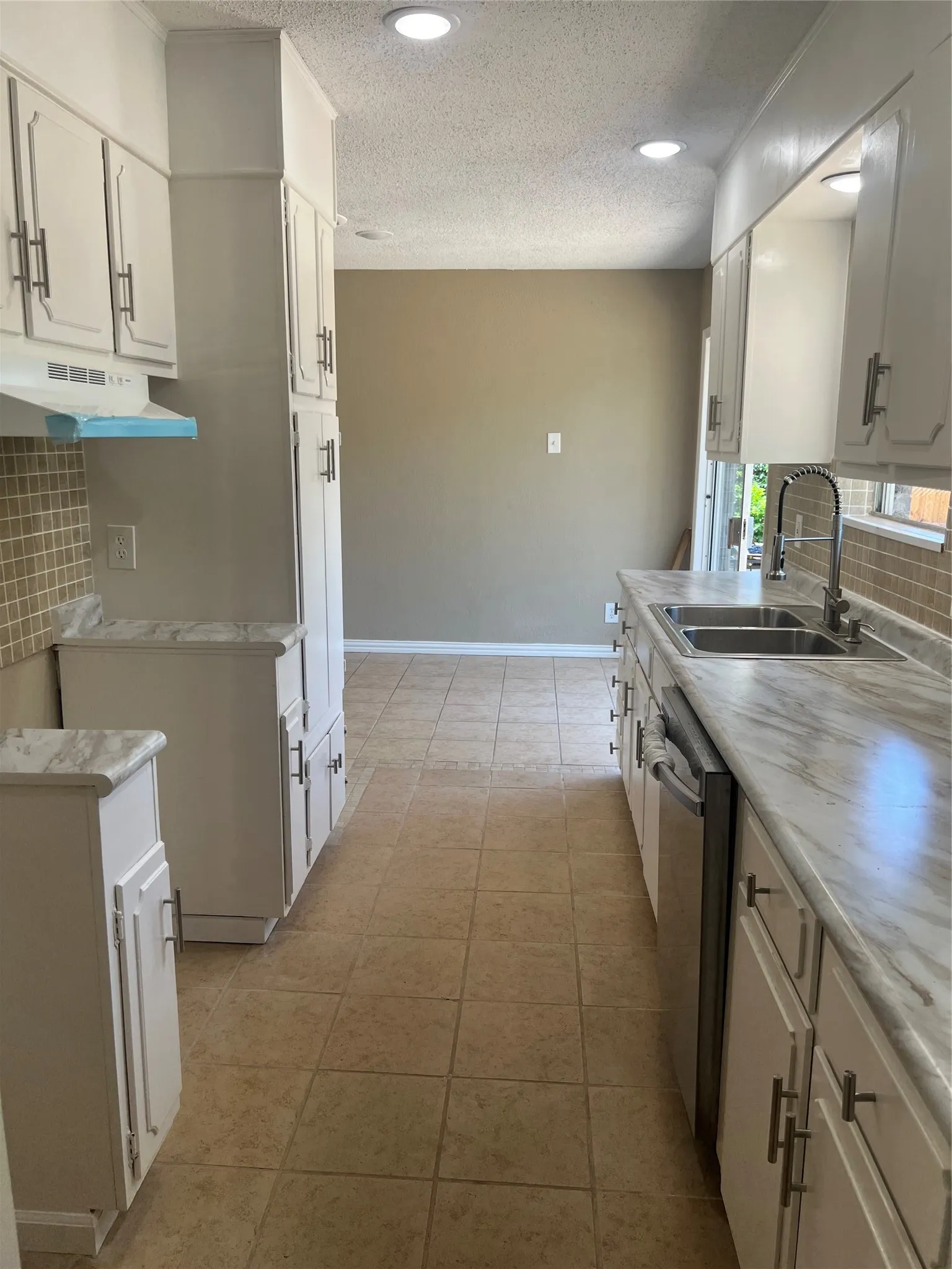 Single Family Residence For Sale in Dallas County , 5809 Trio Lane, Dallas, Texas 75241, 4 Bedroom, 2 Bathroom, Garage spaces, 1,299 Sqft, built in 1959, mls#21358888, Real Estate Agent in Dallas, Homes For Sale in Dallas county, Homes For Sale in Dallas, Realtor in Dallas Texas, Real Estate Brokerage Independent Realty Texas, Luminita Cordes Realtor