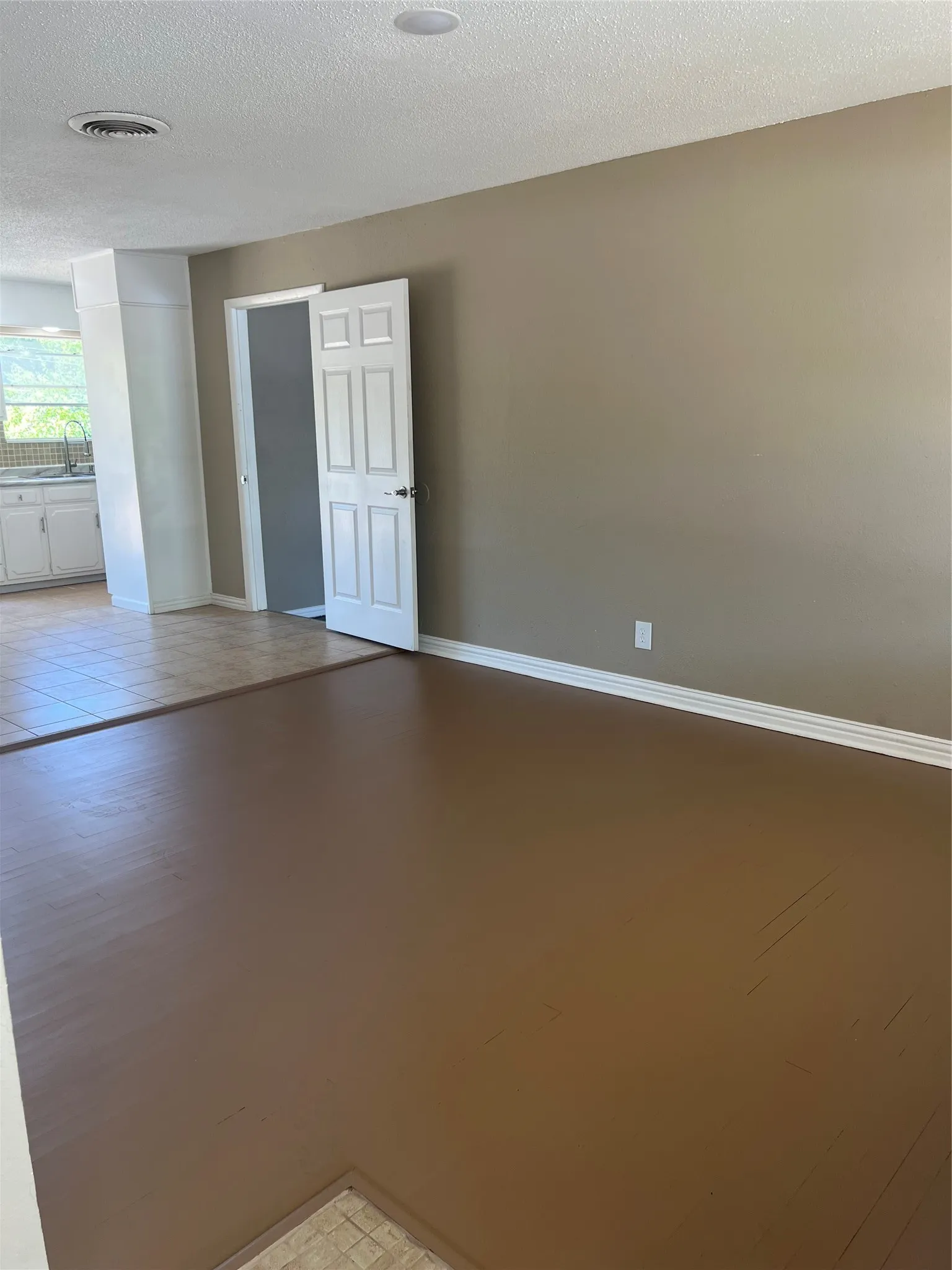 Single Family Residence For Sale in Dallas County , 5809 Trio Lane, Dallas, Texas 75241, 4 Bedroom, 2 Bathroom, Garage spaces, 1,299 Sqft, built in 1959, mls#21358888, Real Estate Agent in Dallas, Homes For Sale in Dallas county, Homes For Sale in Dallas, Realtor in Dallas Texas, Real Estate Brokerage Independent Realty Texas, Luminita Cordes Realtor
