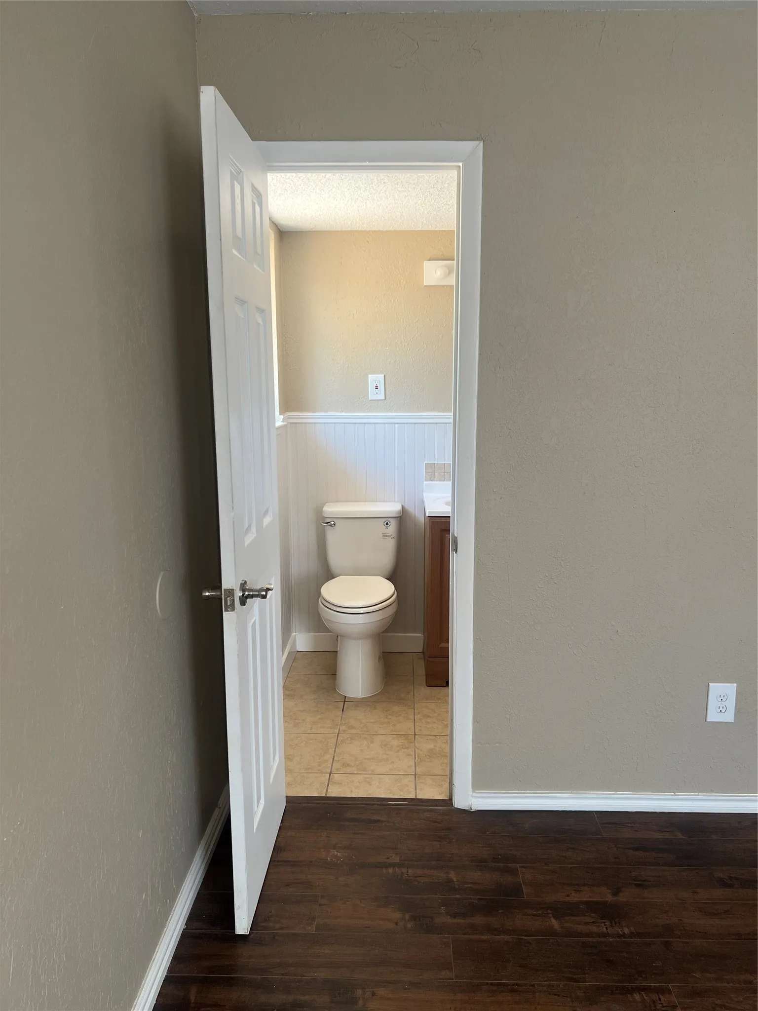 Single Family Residence For Sale in Dallas County , 5809 Trio Lane, Dallas, Texas 75241, 4 Bedroom, 2 Bathroom, Garage spaces, 1,299 Sqft, built in 1959, mls#21358888, Real Estate Agent in Dallas, Homes For Sale in Dallas county, Homes For Sale in Dallas, Realtor in Dallas Texas, Real Estate Brokerage Independent Realty Texas, Luminita Cordes Realtor