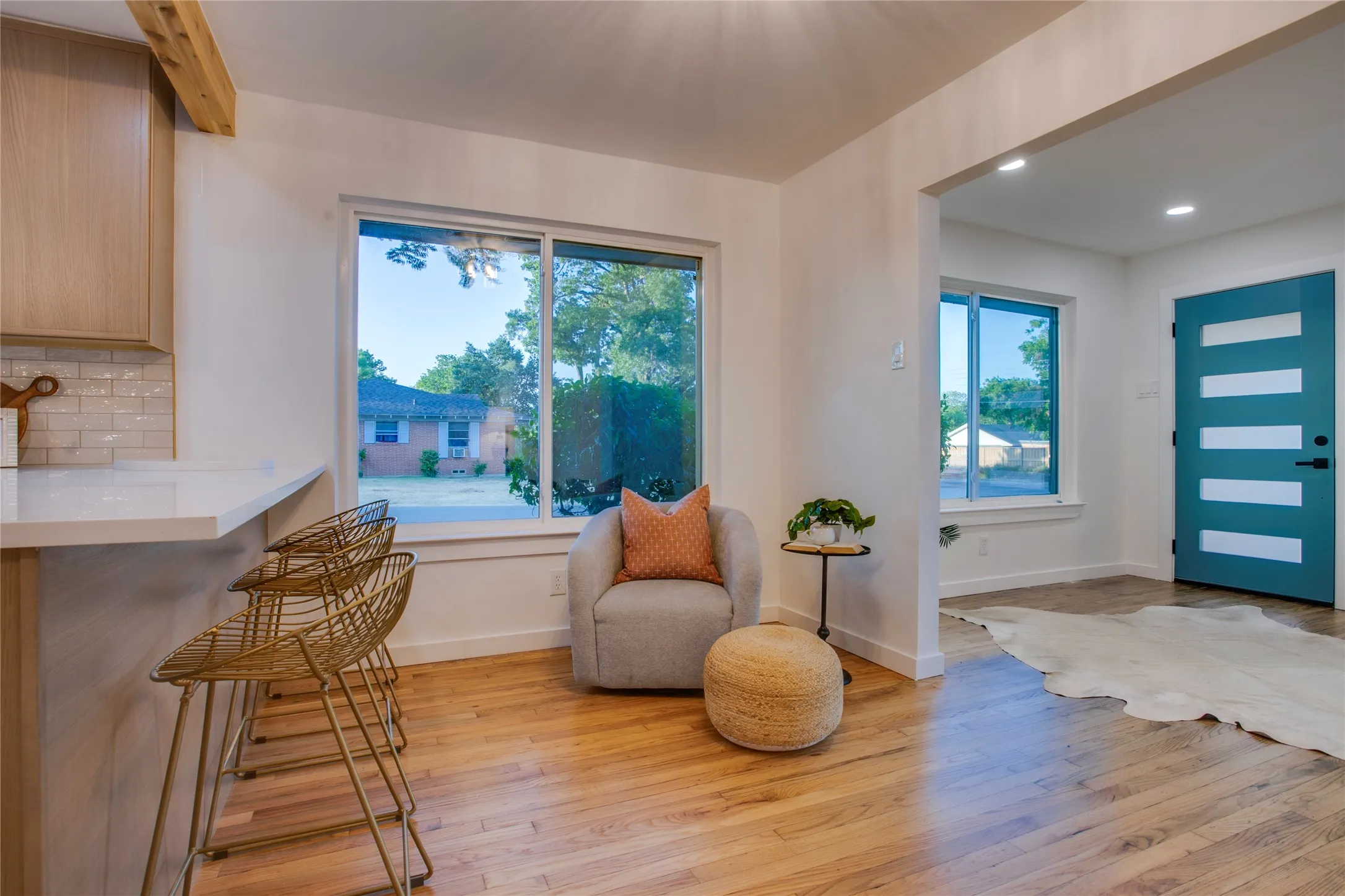 Single Family Residence For Sale in Dallas County , 1807 S Vernon Avenue, Dallas, Texas 75224, 4 Bedroom, 2 Bathroom, 2 Garage spaces, 2,037 Sqft, built in 1950, mls#21355673, Real Estate Agent in Dallas, Homes For Sale in Dallas county, Homes For Sale in Dallas, Realtor in Dallas Texas, Real Estate Brokerage Independent Realty Texas, Luminita Cordes Realtor