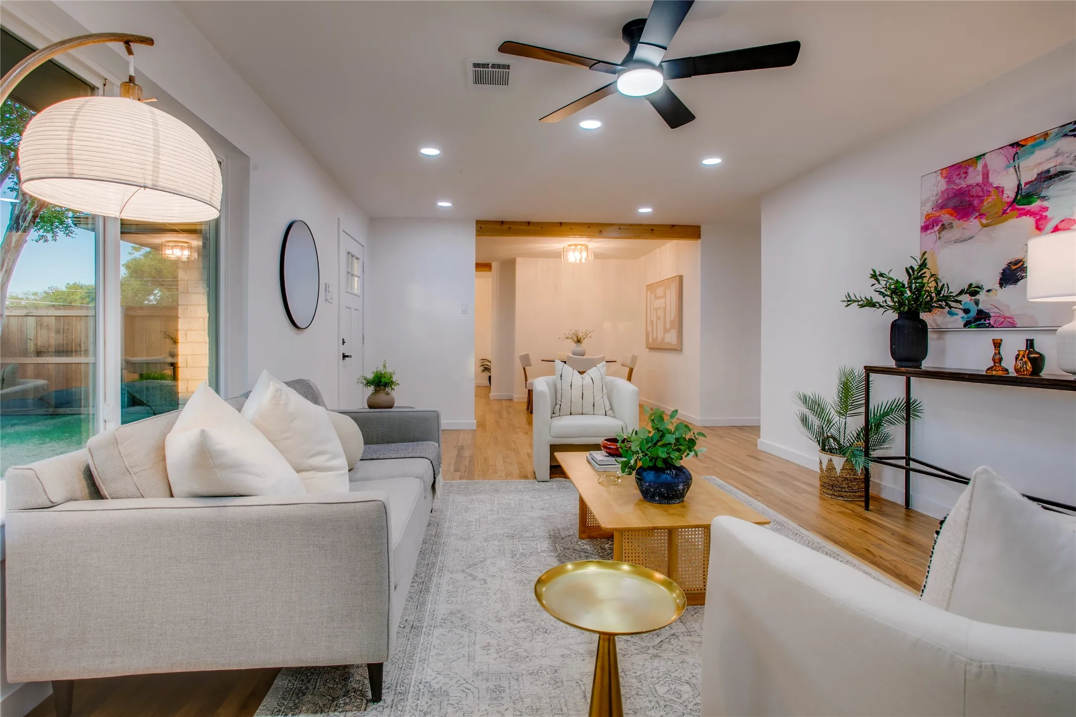Single Family Residence For Sale in Dallas County , 1807 S Vernon Avenue, Dallas, Texas 75224, 4 Bedroom, 2 Bathroom, 2 Garage spaces, 2,037 Sqft, built in 1950, mls#21355673, Real Estate Agent in Dallas, Homes For Sale in Dallas county, Homes For Sale in Dallas, Realtor in Dallas Texas, Real Estate Brokerage Independent Realty Texas, Luminita Cordes Realtor
