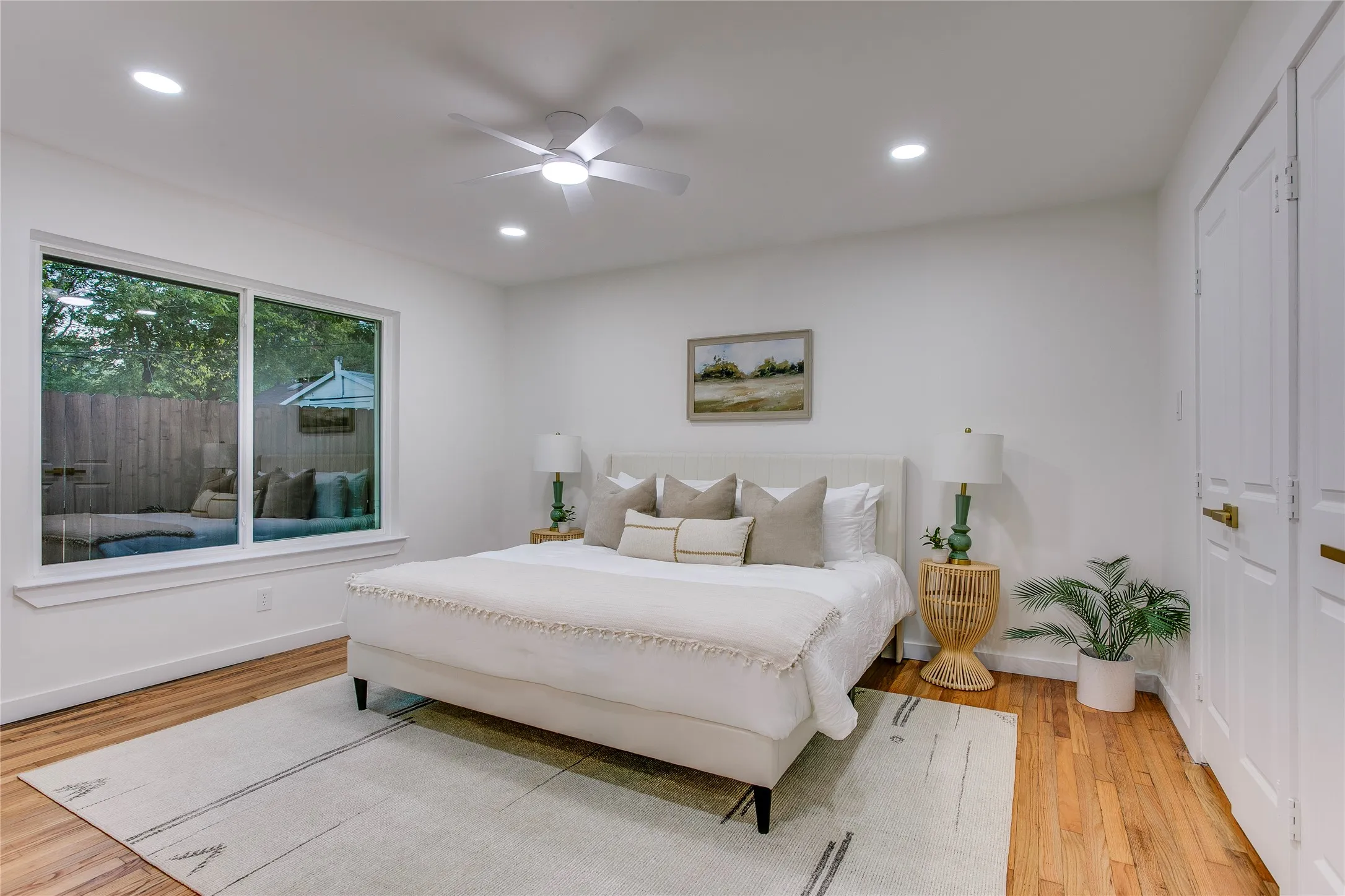 Single Family Residence For Sale in Dallas County , 1807 S Vernon Avenue, Dallas, Texas 75224, 4 Bedroom, 2 Bathroom, 2 Garage spaces, 2,037 Sqft, built in 1950, mls#21355673, Real Estate Agent in Dallas, Homes For Sale in Dallas county, Homes For Sale in Dallas, Realtor in Dallas Texas, Real Estate Brokerage Independent Realty Texas, Luminita Cordes Realtor