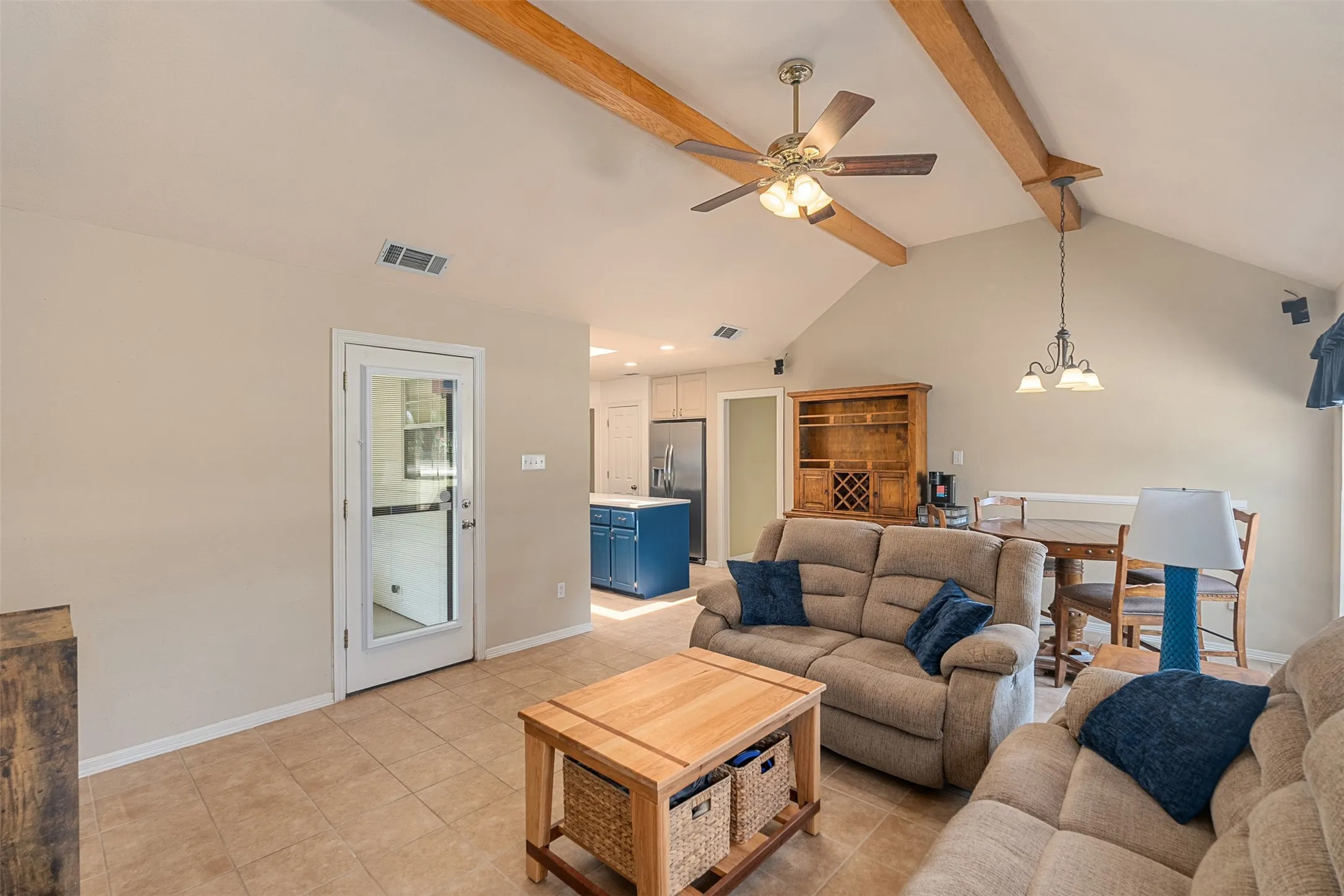 Single Family Residence For Sale in Kaufman County , 17325 County Road 4067, Kemp, Texas 75143, 3 Bedroom, 3 Bathroom, 2 Garage spaces, 1,997 Sqft, built in 1996, mls#21358808, Real Estate Agent in Kemp, Homes For Sale in Kaufman county, Homes For Sale in Kemp, Realtor in Kemp Texas, Real Estate Brokerage Independent Realty Texas, Luminita Cordes Realtor