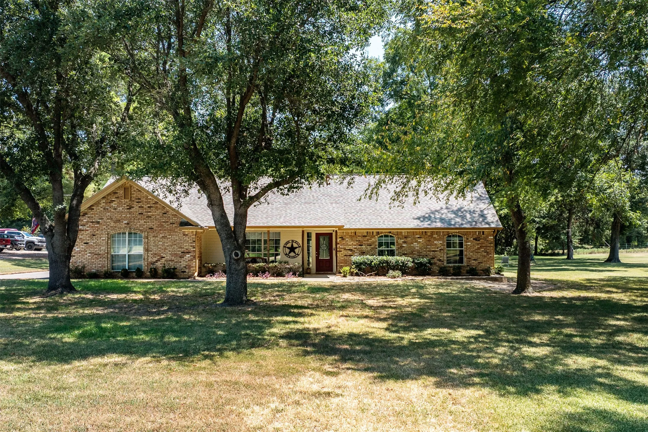 Single Family Residence For Sale in Kaufman County , 17325 County Road 4067, Kemp, Texas 75143, 3 Bedroom, 3 Bathroom, 2 Garage spaces, 1,997 Sqft, built in 1996, mls#21358808, Real Estate Agent in Kemp, Homes For Sale in Kaufman county, Homes For Sale in Kemp, Realtor in Kemp Texas, Real Estate Brokerage Independent Realty Texas, Luminita Cordes Realtor