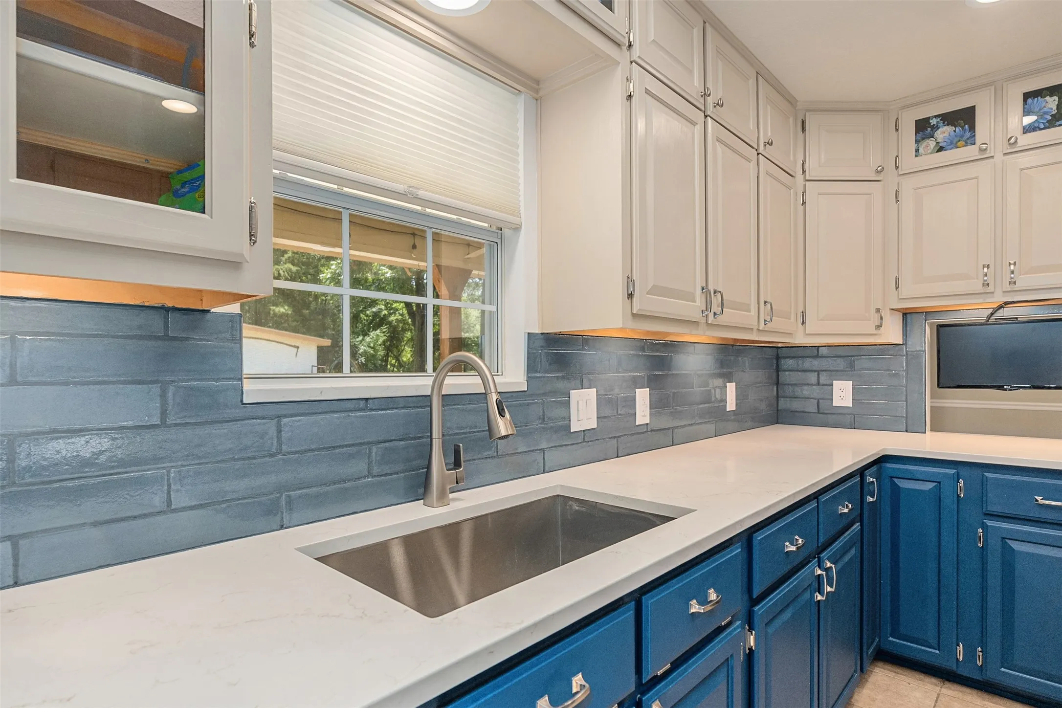 Single Family Residence For Sale in Kaufman County , 17325 County Road 4067, Kemp, Texas 75143, 3 Bedroom, 3 Bathroom, 2 Garage spaces, 1,997 Sqft, built in 1996, mls#21358808, Real Estate Agent in Kemp, Homes For Sale in Kaufman county, Homes For Sale in Kemp, Realtor in Kemp Texas, Real Estate Brokerage Independent Realty Texas, Luminita Cordes Realtor