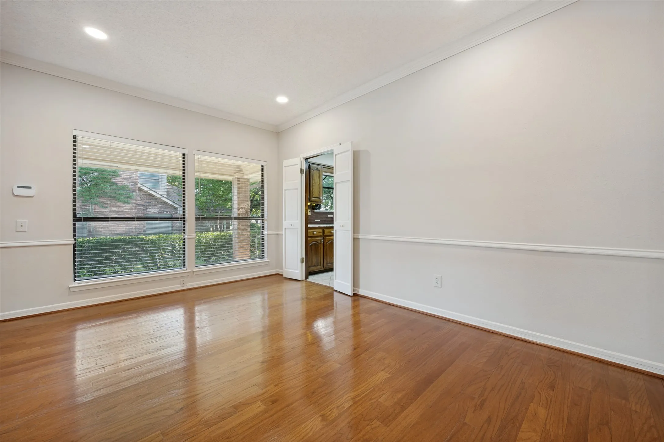 Duplex For Rent in Dallas County , 4043 Morman Lane, Addison, Texas 75001, 3 Bedroom, 3 Bathroom, 2 Garage spaces, 2,117 Sqft, built in 1984, mls#21351319, Real Estate Agent in Addison, Homes For Rent in Dallas county, Homes For Rent in Addison, Realtor in Addison Texas, Real Estate Brokerage Independent Realty Texas, Luminita Cordes Realtor