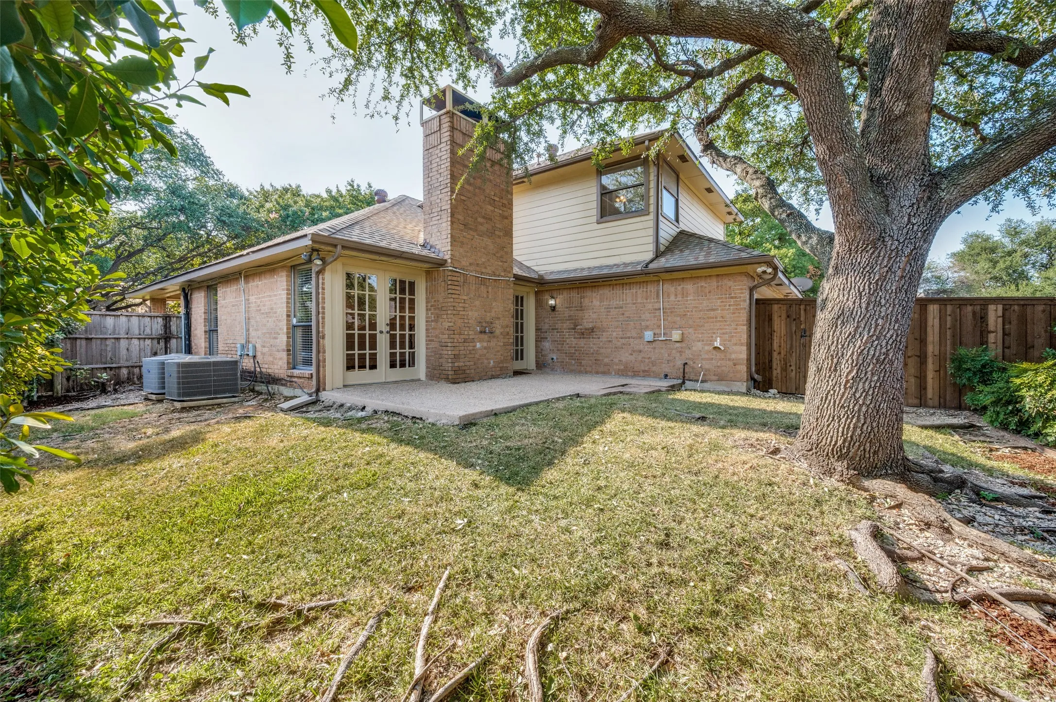 Duplex For Rent in Dallas County , 4043 Morman Lane, Addison, Texas 75001, 3 Bedroom, 3 Bathroom, 2 Garage spaces, 2,117 Sqft, built in 1984, mls#21351319, Real Estate Agent in Addison, Homes For Rent in Dallas county, Homes For Rent in Addison, Realtor in Addison Texas, Real Estate Brokerage Independent Realty Texas, Luminita Cordes Realtor
