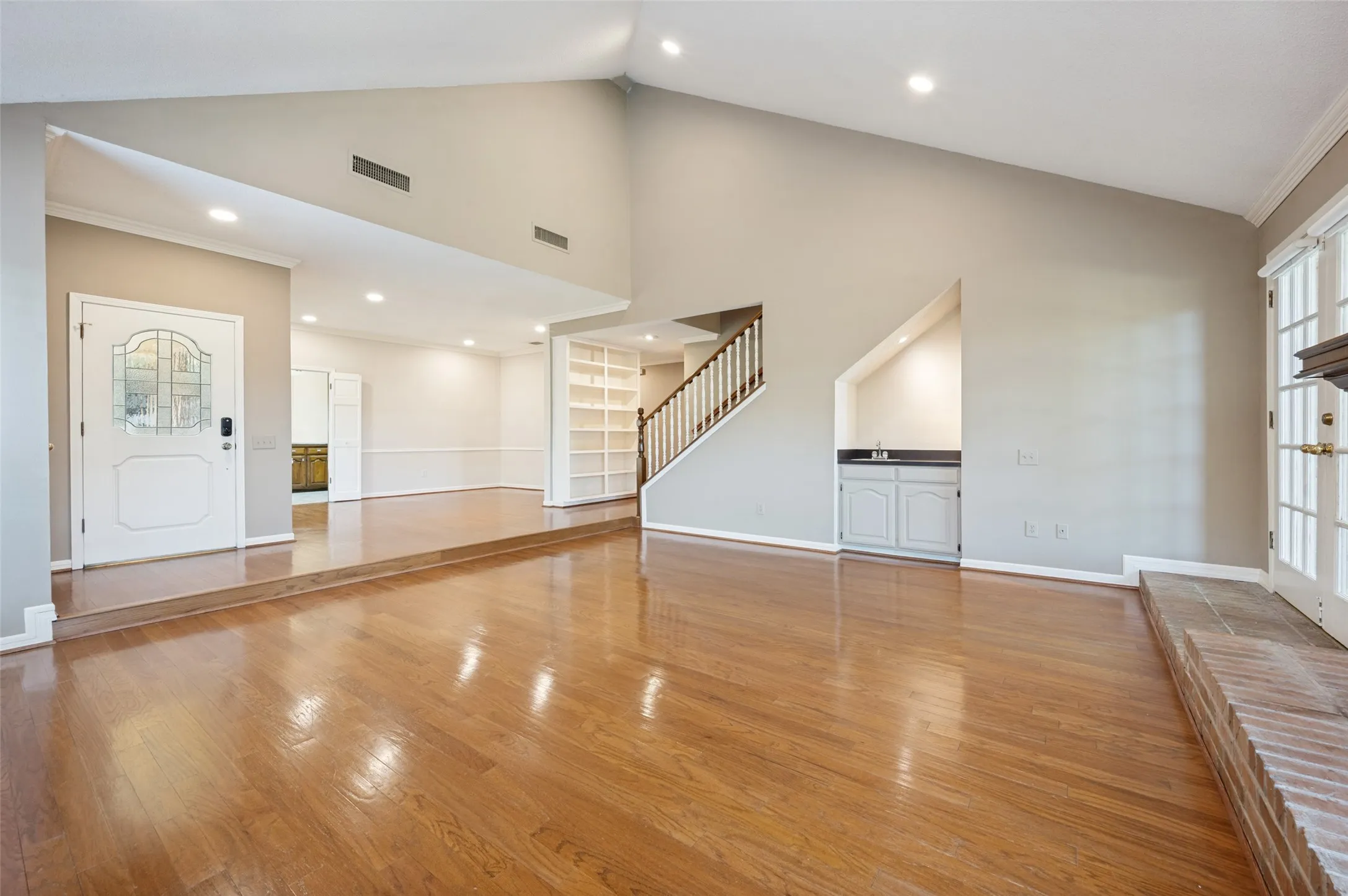 Duplex For Rent in Dallas County , 4043 Morman Lane, Addison, Texas 75001, 3 Bedroom, 3 Bathroom, 2 Garage spaces, 2,117 Sqft, built in 1984, mls#21351319, Real Estate Agent in Addison, Homes For Rent in Dallas county, Homes For Rent in Addison, Realtor in Addison Texas, Real Estate Brokerage Independent Realty Texas, Luminita Cordes Realtor