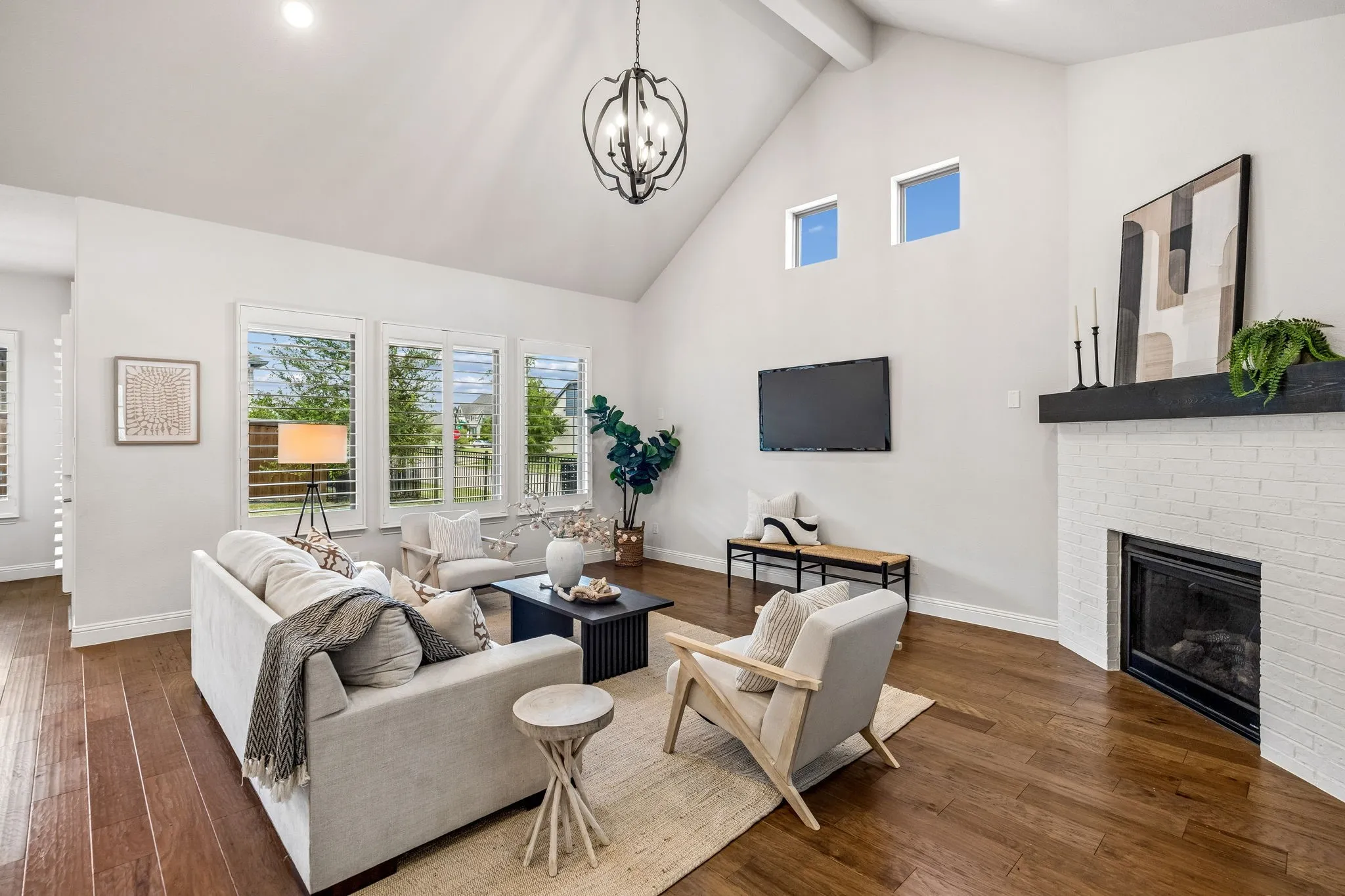 Single Family Residence For Sale in Collin County , 1739 Ellington Drive, Celina, Texas 75009, 4 Bedroom, 4 Bathroom, 3 Garage spaces, 2,520 Sqft, built in 2020, mls#21357643, Real Estate Agent in Celina, Homes For Sale in Collin county, Homes For Sale in Celina, Realtor in Celina Texas, Real Estate Brokerage Independent Realty Texas, Luminita Cordes Realtor