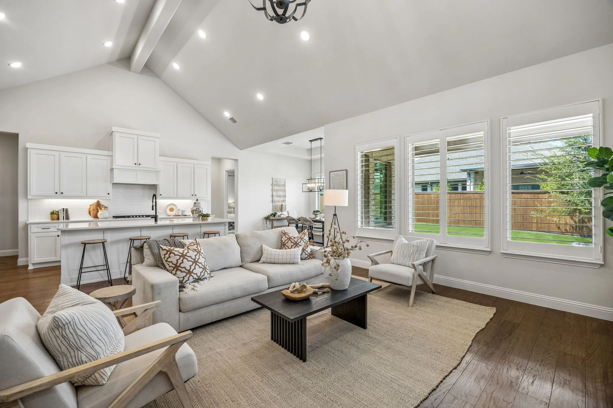 Single Family Residence For Sale in Collin County , 1739 Ellington Drive, Celina, Texas 75009, 4 Bedroom, 4 Bathroom, 3 Garage spaces, 2,520 Sqft, built in 2020, mls#21357643, Real Estate Agent in Celina, Homes For Sale in Collin county, Homes For Sale in Celina, Realtor in Celina Texas, Real Estate Brokerage Independent Realty Texas, Luminita Cordes Realtor