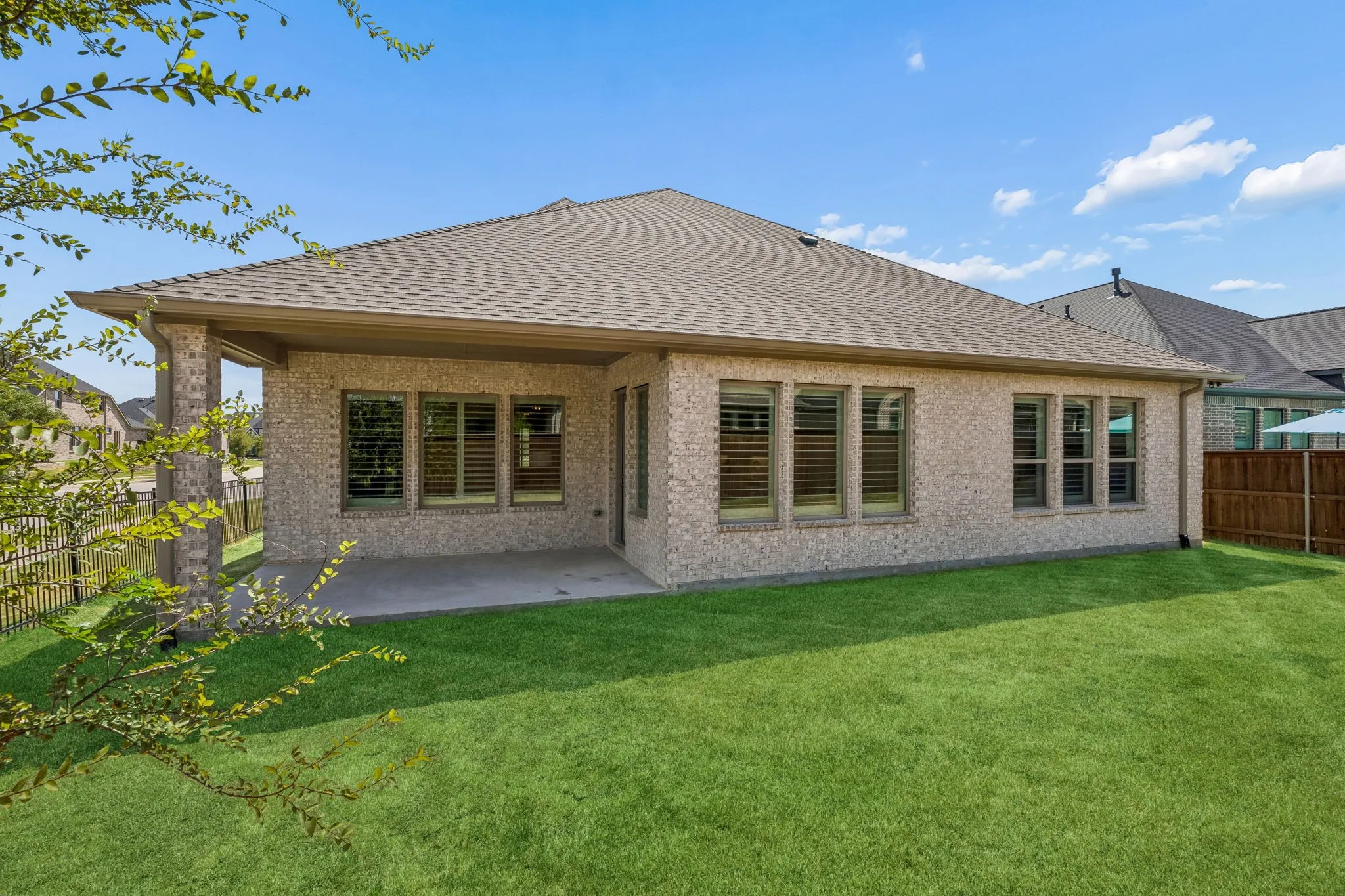 Single Family Residence For Sale in Collin County , 1739 Ellington Drive, Celina, Texas 75009, 4 Bedroom, 4 Bathroom, 3 Garage spaces, 2,520 Sqft, built in 2020, mls#21357643, Real Estate Agent in Celina, Homes For Sale in Collin county, Homes For Sale in Celina, Realtor in Celina Texas, Real Estate Brokerage Independent Realty Texas, Luminita Cordes Realtor