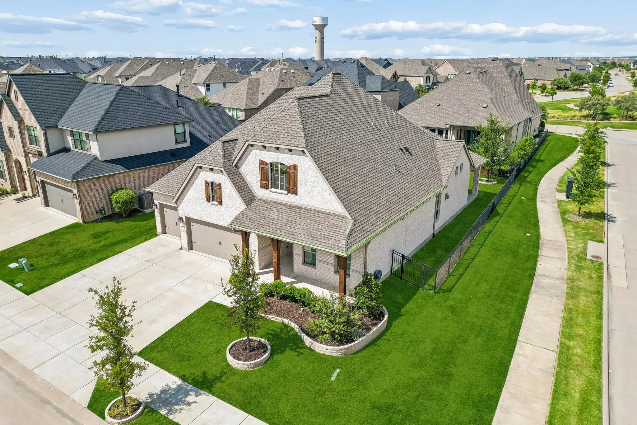 Single Family Residence For Sale in Collin County , 1739 Ellington Drive, Celina, Texas 75009, 4 Bedroom, 4 Bathroom, 3 Garage spaces, 2,520 Sqft, built in 2020, mls#21357643, Real Estate Agent in Celina, Homes For Sale in Collin county, Homes For Sale in Celina, Realtor in Celina Texas, Real Estate Brokerage Independent Realty Texas, Luminita Cordes Realtor