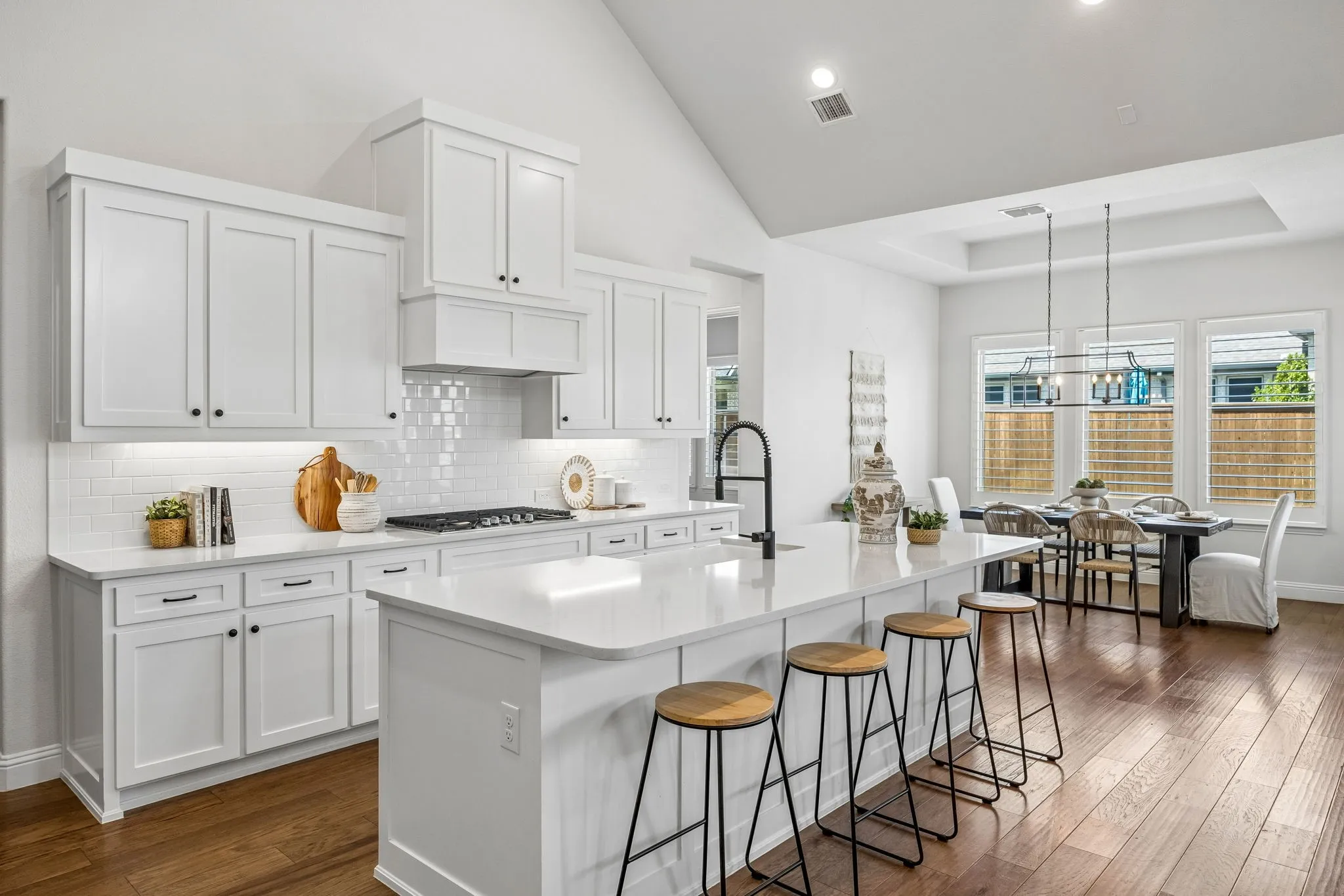 Single Family Residence For Sale in Collin County , 1739 Ellington Drive, Celina, Texas 75009, 4 Bedroom, 4 Bathroom, 3 Garage spaces, 2,520 Sqft, built in 2020, mls#21357643, Real Estate Agent in Celina, Homes For Sale in Collin county, Homes For Sale in Celina, Realtor in Celina Texas, Real Estate Brokerage Independent Realty Texas, Luminita Cordes Realtor