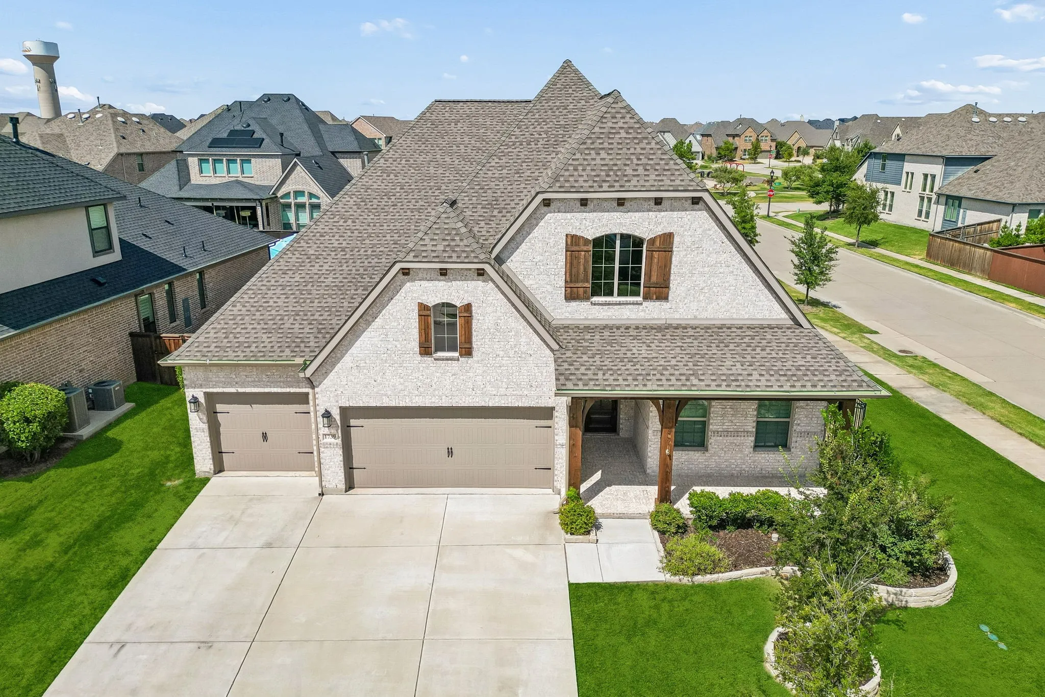Single Family Residence For Sale in Collin County , 1739 Ellington Drive, Celina, Texas 75009, 4 Bedroom, 4 Bathroom, 3 Garage spaces, 2,520 Sqft, built in 2020, mls#21357643, Real Estate Agent in Celina, Homes For Sale in Collin county, Homes For Sale in Celina, Realtor in Celina Texas, Real Estate Brokerage Independent Realty Texas, Luminita Cordes Realtor