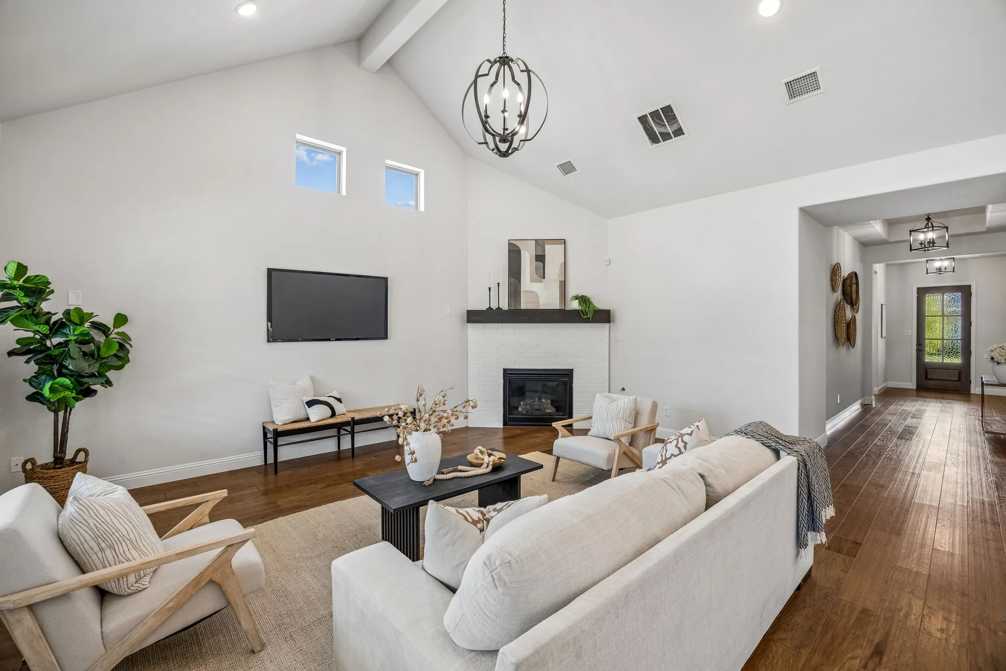 Single Family Residence For Sale in Collin County , 1739 Ellington Drive, Celina, Texas 75009, 4 Bedroom, 4 Bathroom, 3 Garage spaces, 2,520 Sqft, built in 2020, mls#21357643, Real Estate Agent in Celina, Homes For Sale in Collin county, Homes For Sale in Celina, Realtor in Celina Texas, Real Estate Brokerage Independent Realty Texas, Luminita Cordes Realtor