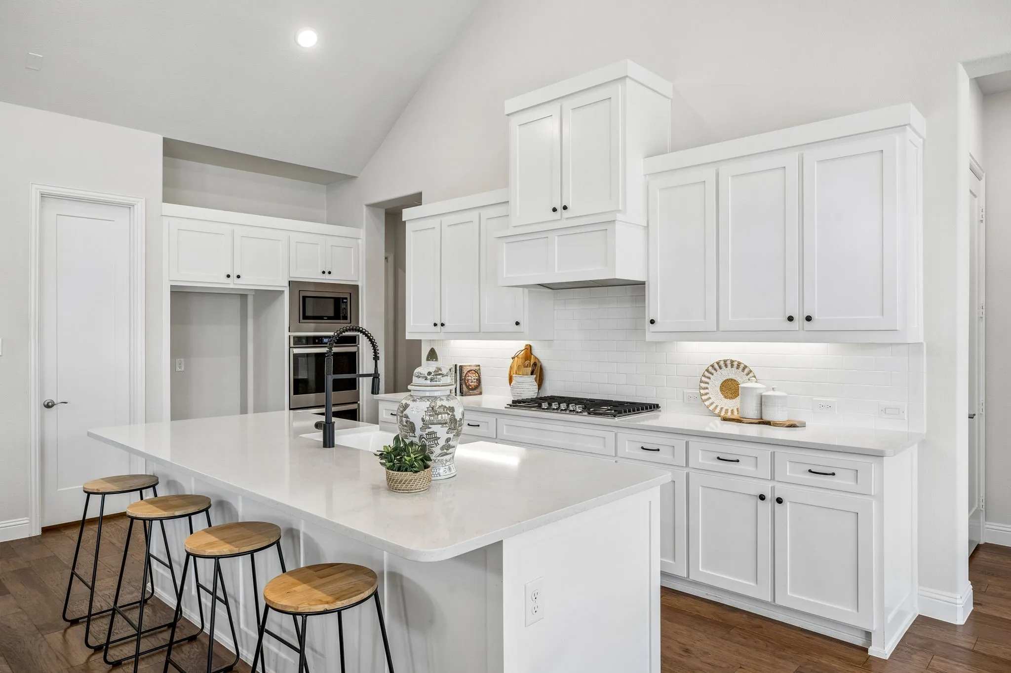 Single Family Residence For Sale in Collin County , 1739 Ellington Drive, Celina, Texas 75009, 4 Bedroom, 4 Bathroom, 3 Garage spaces, 2,520 Sqft, built in 2020, mls#21357643, Real Estate Agent in Celina, Homes For Sale in Collin county, Homes For Sale in Celina, Realtor in Celina Texas, Real Estate Brokerage Independent Realty Texas, Luminita Cordes Realtor