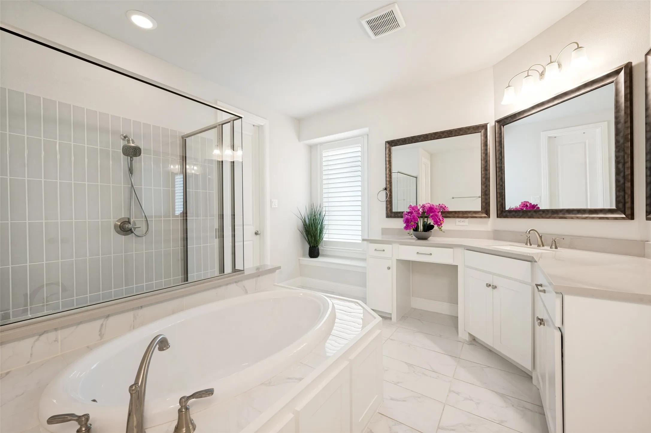 Single Family Residence For Sale in Dallas County , 1935 Stamp Road, Irving, Texas 75062, 5 Bedroom, 4 Bathroom, 2 Garage spaces, 4,031 Sqft, built in 2023, mls#21358561, Real Estate Agent in Irving, Homes For Sale in Dallas county, Homes For Sale in Irving, Realtor in Irving Texas, Real Estate Brokerage Independent Realty Texas, Luminita Cordes Realtor