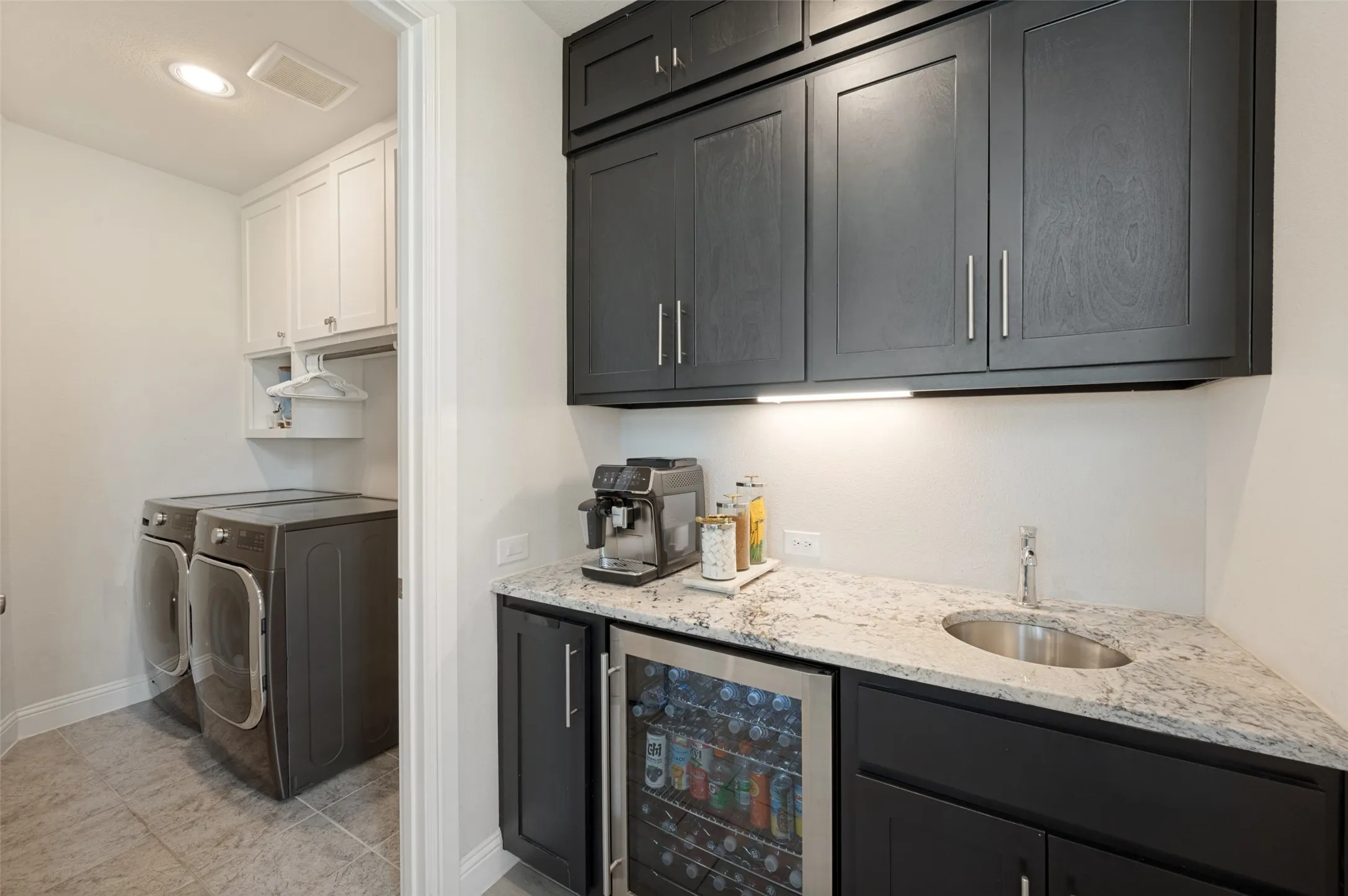Single Family Residence For Sale in Dallas County , 1935 Stamp Road, Irving, Texas 75062, 5 Bedroom, 4 Bathroom, 2 Garage spaces, 4,031 Sqft, built in 2023, mls#21358561, Real Estate Agent in Irving, Homes For Sale in Dallas county, Homes For Sale in Irving, Realtor in Irving Texas, Real Estate Brokerage Independent Realty Texas, Luminita Cordes Realtor
