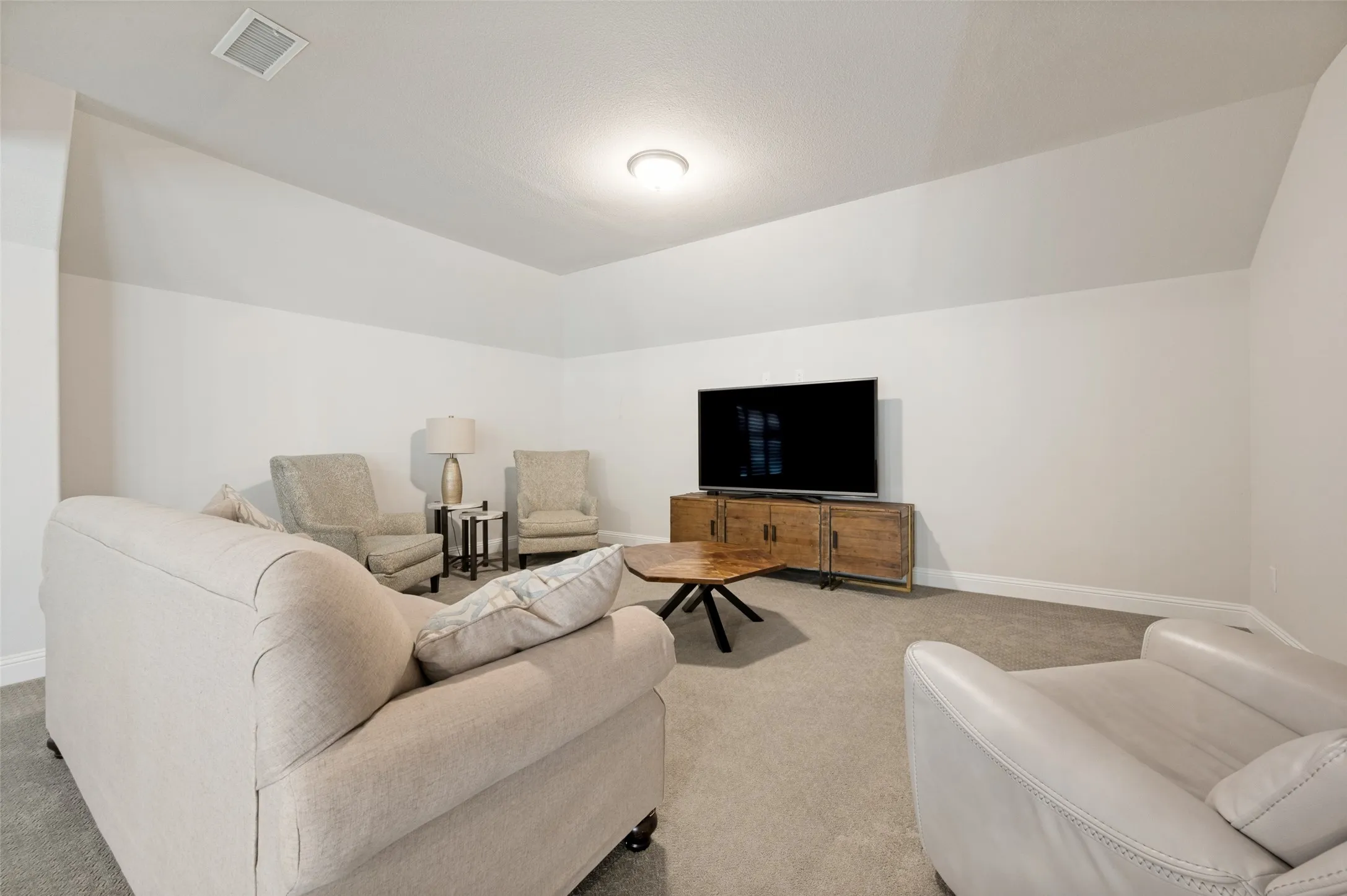 Single Family Residence For Sale in Dallas County , 1935 Stamp Road, Irving, Texas 75062, 5 Bedroom, 4 Bathroom, 2 Garage spaces, 4,031 Sqft, built in 2023, mls#21358561, Real Estate Agent in Irving, Homes For Sale in Dallas county, Homes For Sale in Irving, Realtor in Irving Texas, Real Estate Brokerage Independent Realty Texas, Luminita Cordes Realtor