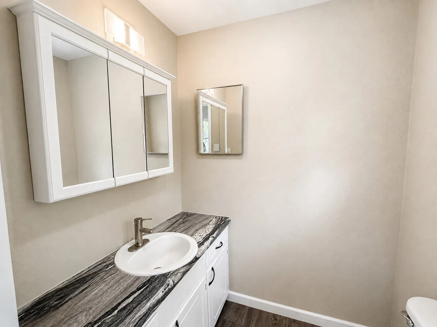 Single Family Residence For Sale in Hunt County , 8275 Bay Drive, Quinlan, Texas 75474, 3 Bedroom, 2 Bathroom, Garage spaces, 1,382 Sqft, built in 1983, mls#21358912, Real Estate Agent in Quinlan, Homes For Sale in Hunt county, Homes For Sale in Quinlan, Realtor in Quinlan Texas, Real Estate Brokerage Independent Realty Texas, Luminita Cordes Realtor