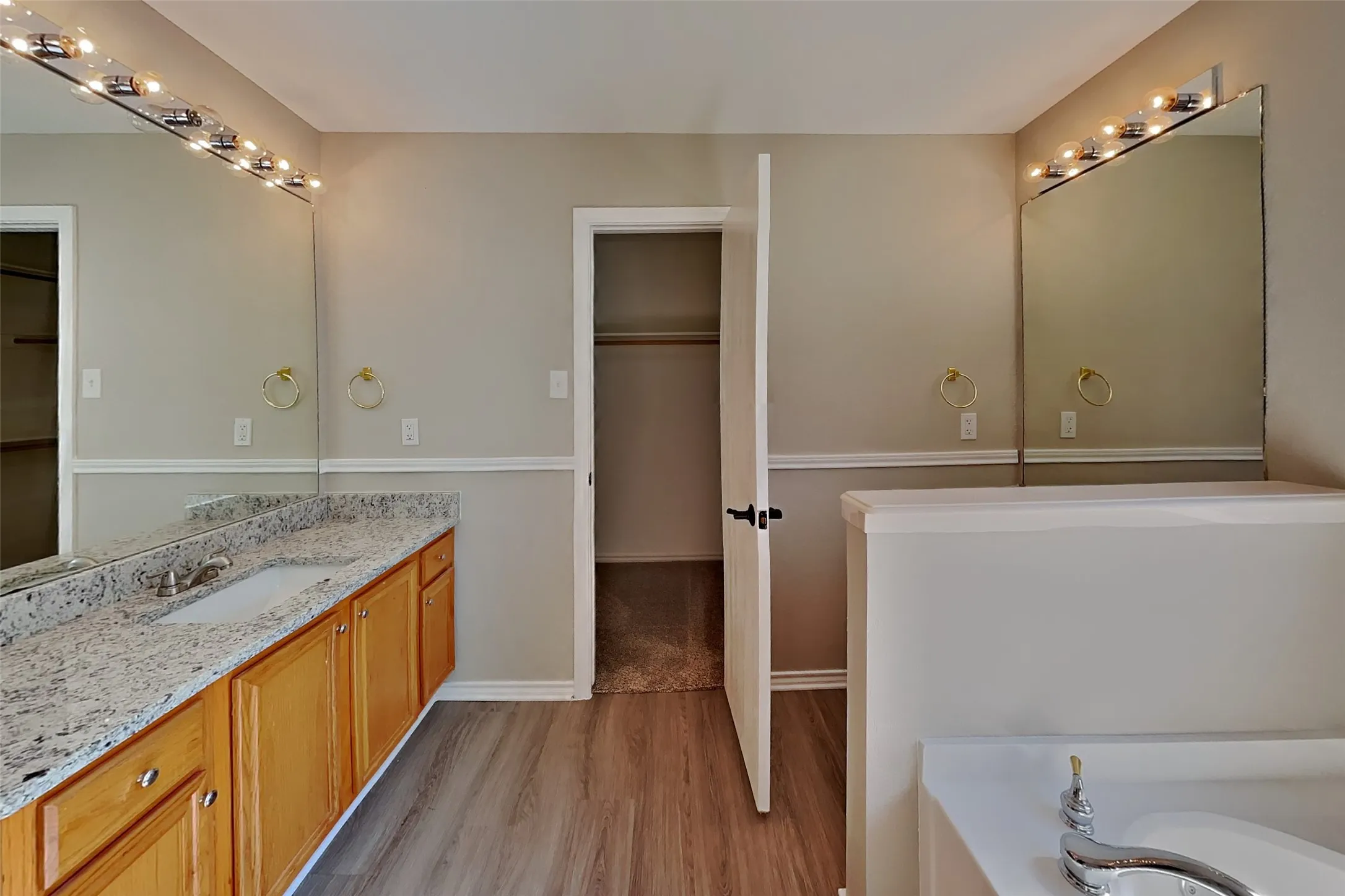 Single Family Residence For Rent in Tarrant County , 3205 Muleshoe Lane, Fort Worth, Texas 76179, 3 Bedroom, 2 Bathroom, 2 Garage spaces, 1,952 Sqft, built in 2000, mls#21358910, Real Estate Agent in Fort Worth, Homes For Rent in Tarrant county, Homes For Rent in Fort Worth, Realtor in Fort Worth Texas, Real Estate Brokerage Independent Realty Texas, Luminita Cordes Realtor