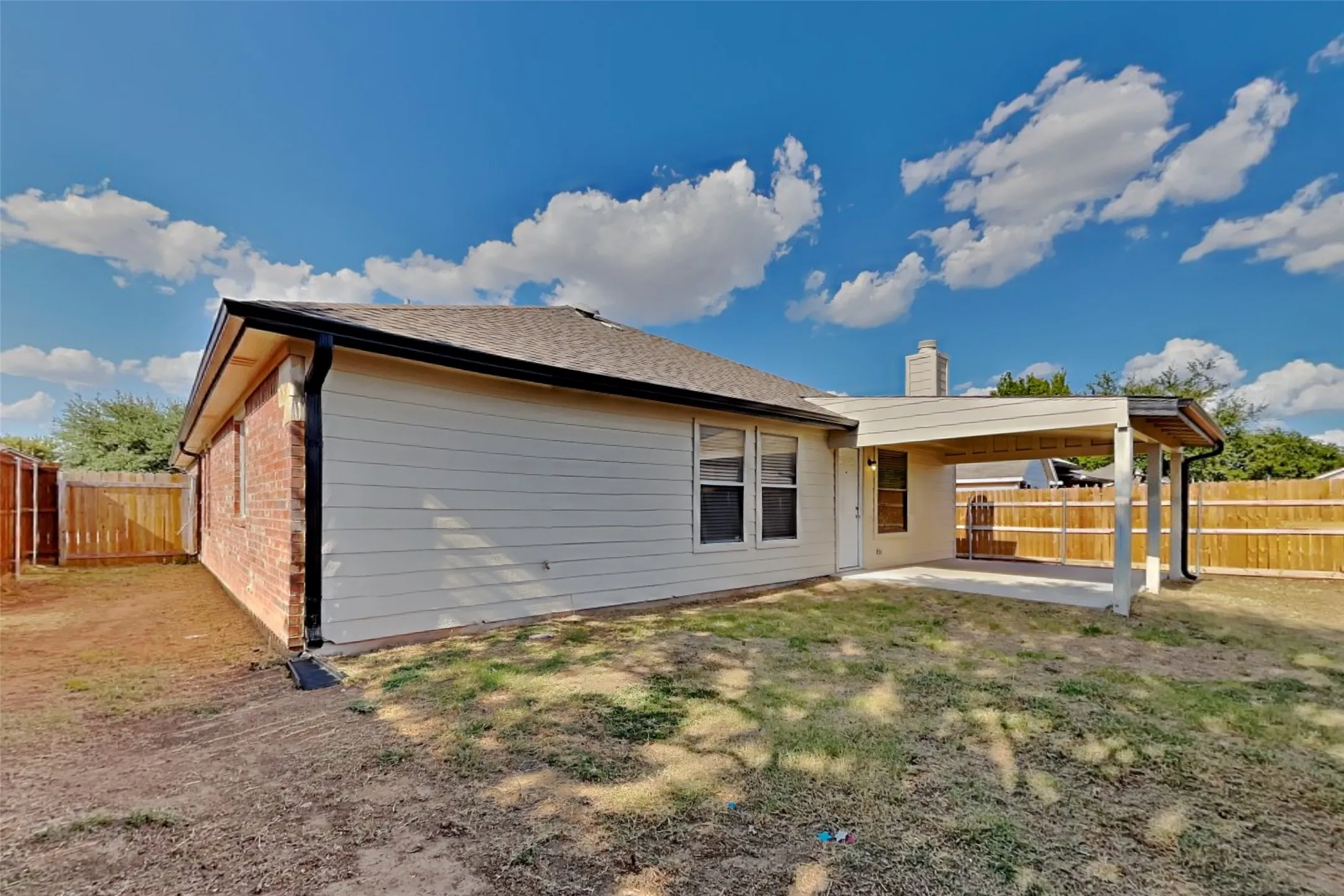 Single Family Residence For Rent in Tarrant County , 3205 Muleshoe Lane, Fort Worth, Texas 76179, 3 Bedroom, 2 Bathroom, 2 Garage spaces, 1,952 Sqft, built in 2000, mls#21358910, Real Estate Agent in Fort Worth, Homes For Rent in Tarrant county, Homes For Rent in Fort Worth, Realtor in Fort Worth Texas, Real Estate Brokerage Independent Realty Texas, Luminita Cordes Realtor