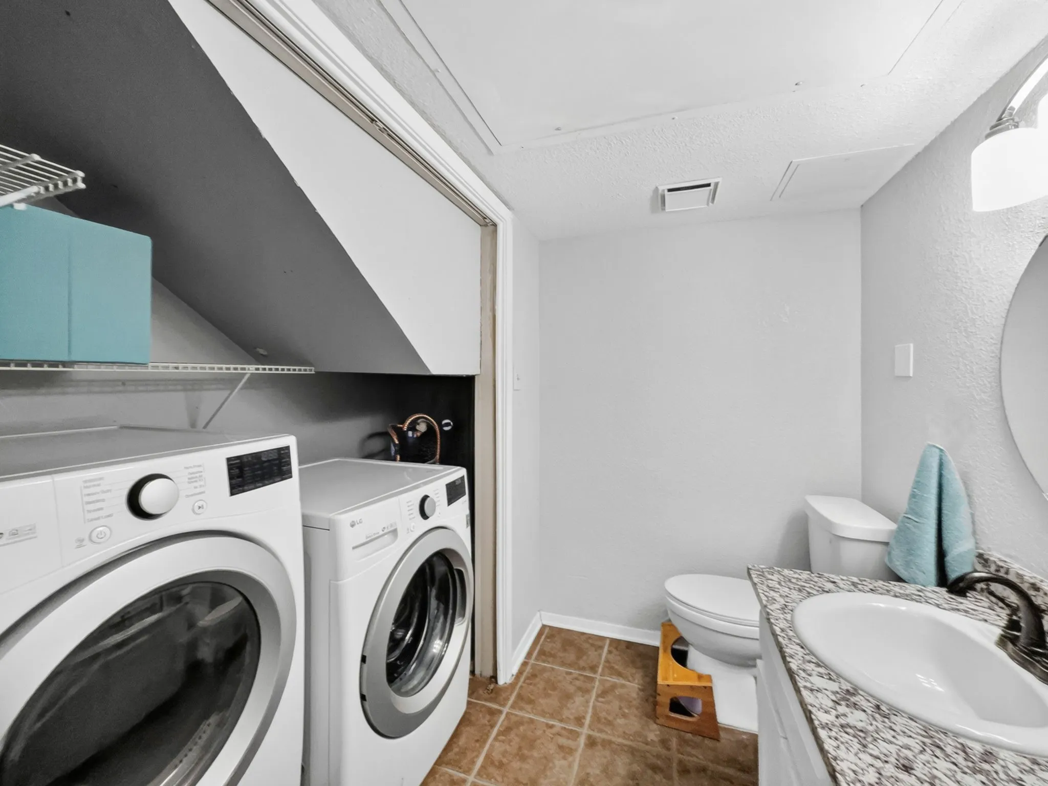 1/2 bath downstairs and laundry area
