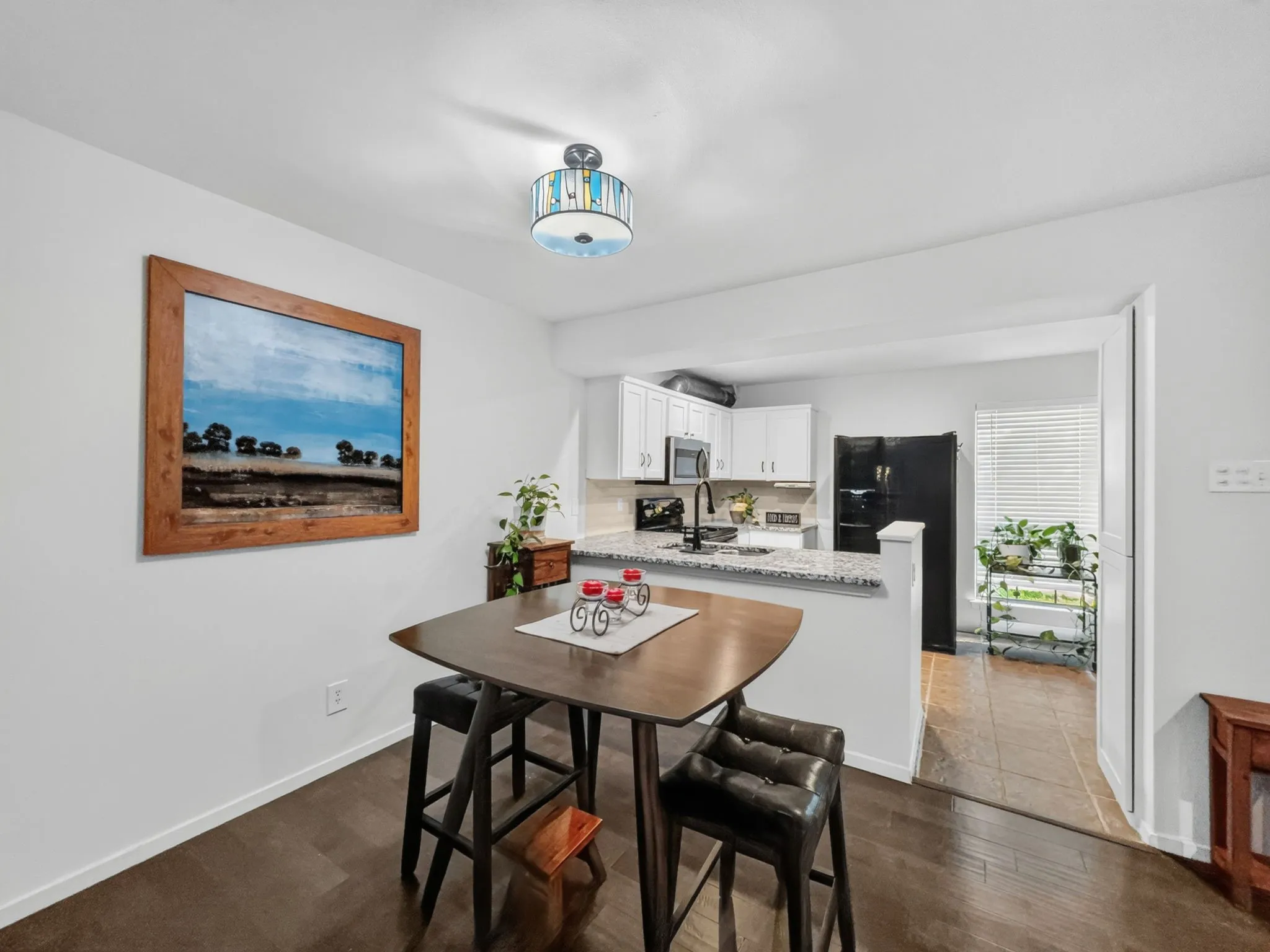 Condominium For Sale in Dallas County , 14800 Enterprise Drive 14B, Farmers Branch, Texas 75234, 2 Bedroom, 2 Bathroom, Garage spaces, 1,034 Sqft, built in 1981, mls#21358919, Real Estate Agent in Farmers Branch, Homes For Sale in Dallas county, Homes For Sale in Farmers Branch, Realtor in Farmers Branch Texas, Real Estate Brokerage Independent Realty Texas, Luminita Cordes Realtor