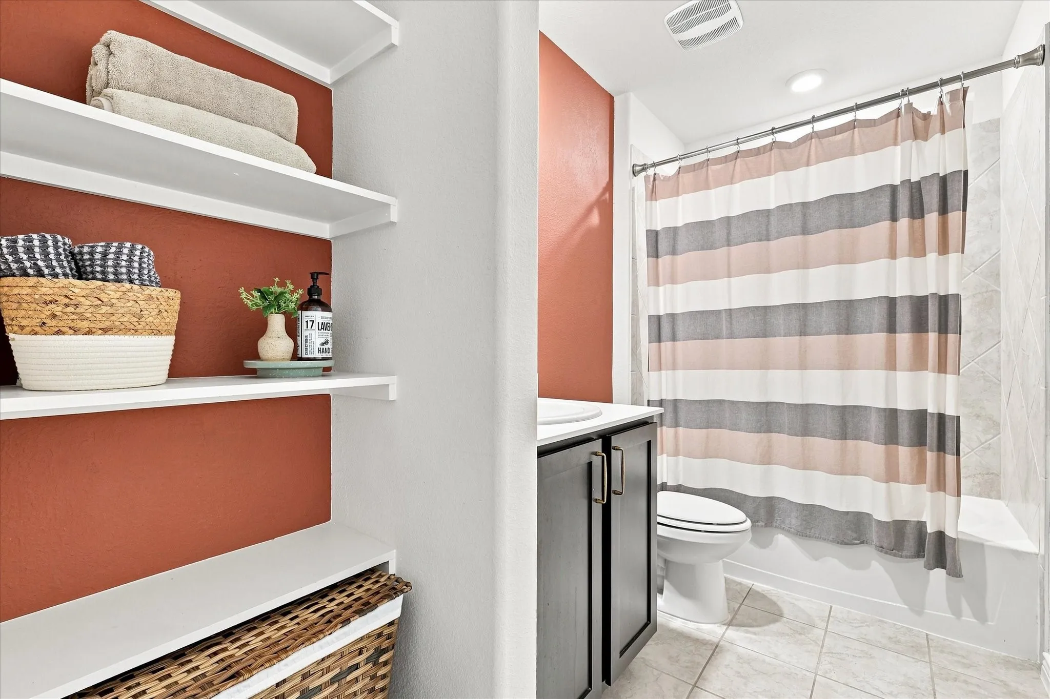 Single Family Residence For Sale in Collin County , 1112 Bois D Arc Lane, Anna, Texas 75409, 4 Bedroom, 2 Bathroom, 2 Garage spaces, 2,059 Sqft, built in 2020, mls#21355642, Real Estate Agent in Anna, Homes For Sale in Collin county, Homes For Sale in Anna, Realtor in Anna Texas, Real Estate Brokerage Independent Realty Texas, Luminita Cordes Realtor