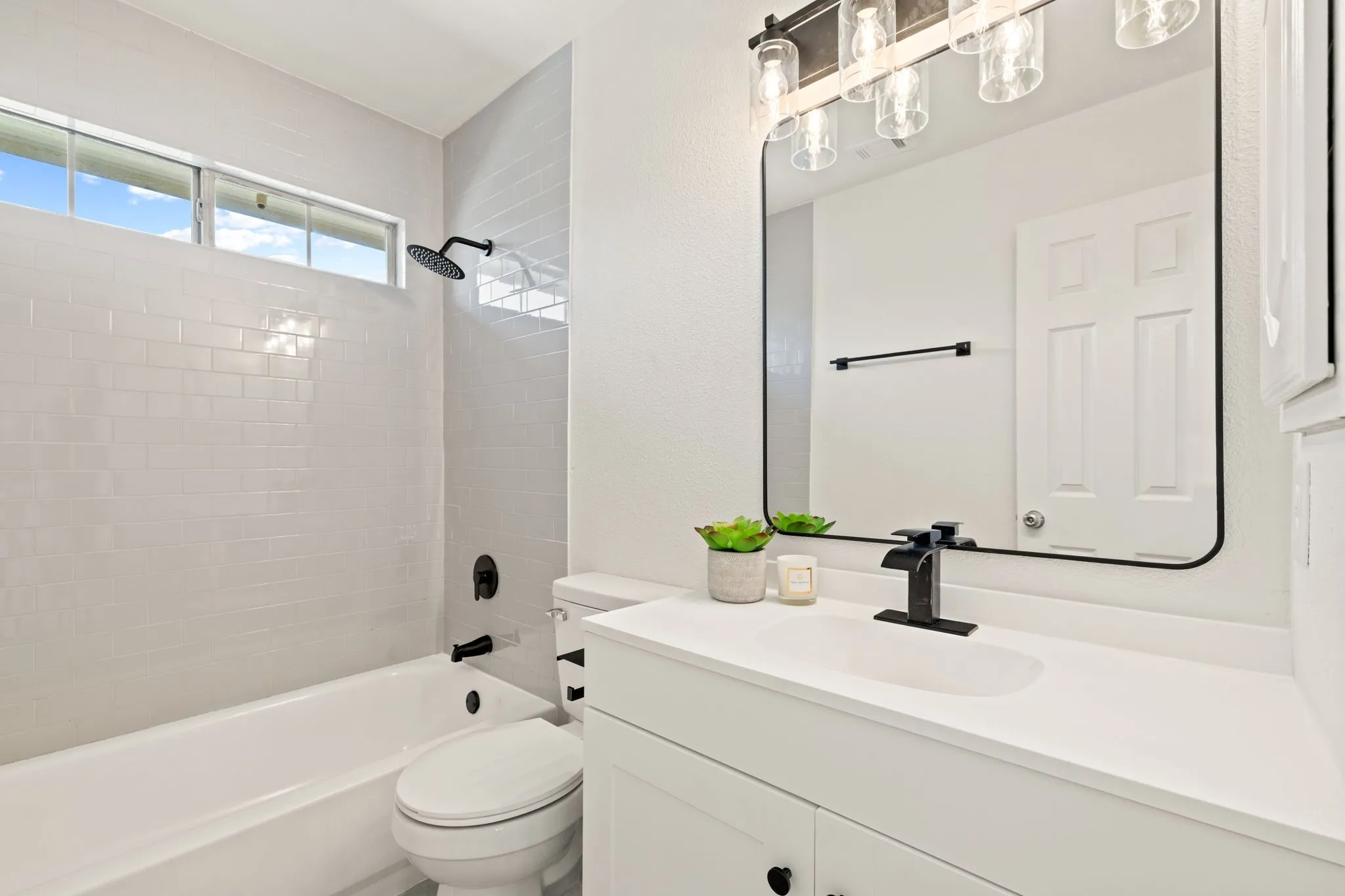 Single Family Residence For Sale in Collin County , 11608 Meridian Drive, Frisco, Texas 75035, 5 Bedroom, 4 Bathroom, 2 Garage spaces, 2,758 Sqft, built in 1996, mls#21358768, Real Estate Agent in Frisco, Homes For Sale in Collin county, Homes For Sale in Frisco, Realtor in Frisco Texas, Real Estate Brokerage Independent Realty Texas, Luminita Cordes Realtor