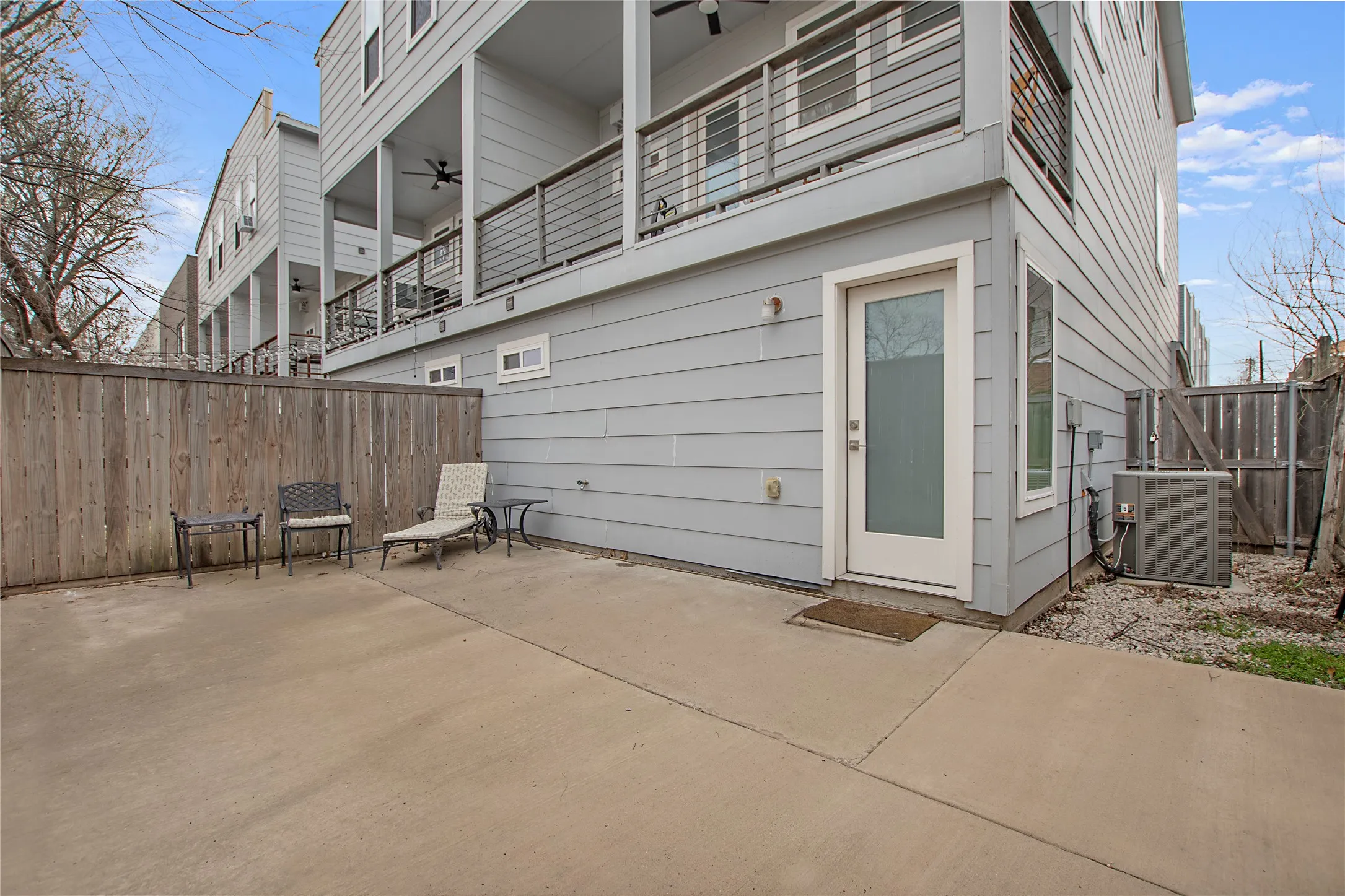 Townhouse For Sale in Dallas County , 4634 Virginia Avenue, Dallas, Texas 75204, 3 Bedroom, 4 Bathroom, 2 Garage spaces, 2,260 Sqft, built in 2019, Price $575,000, mls#21358809, Real Estate Agent in Dallas, Homes For Sale in Dallas county, Homes For Sale in Dallas, Realtor in Dallas Texas, Real Estate Brokerage Independent Realty Texas, Luminita Cordes Realtor
