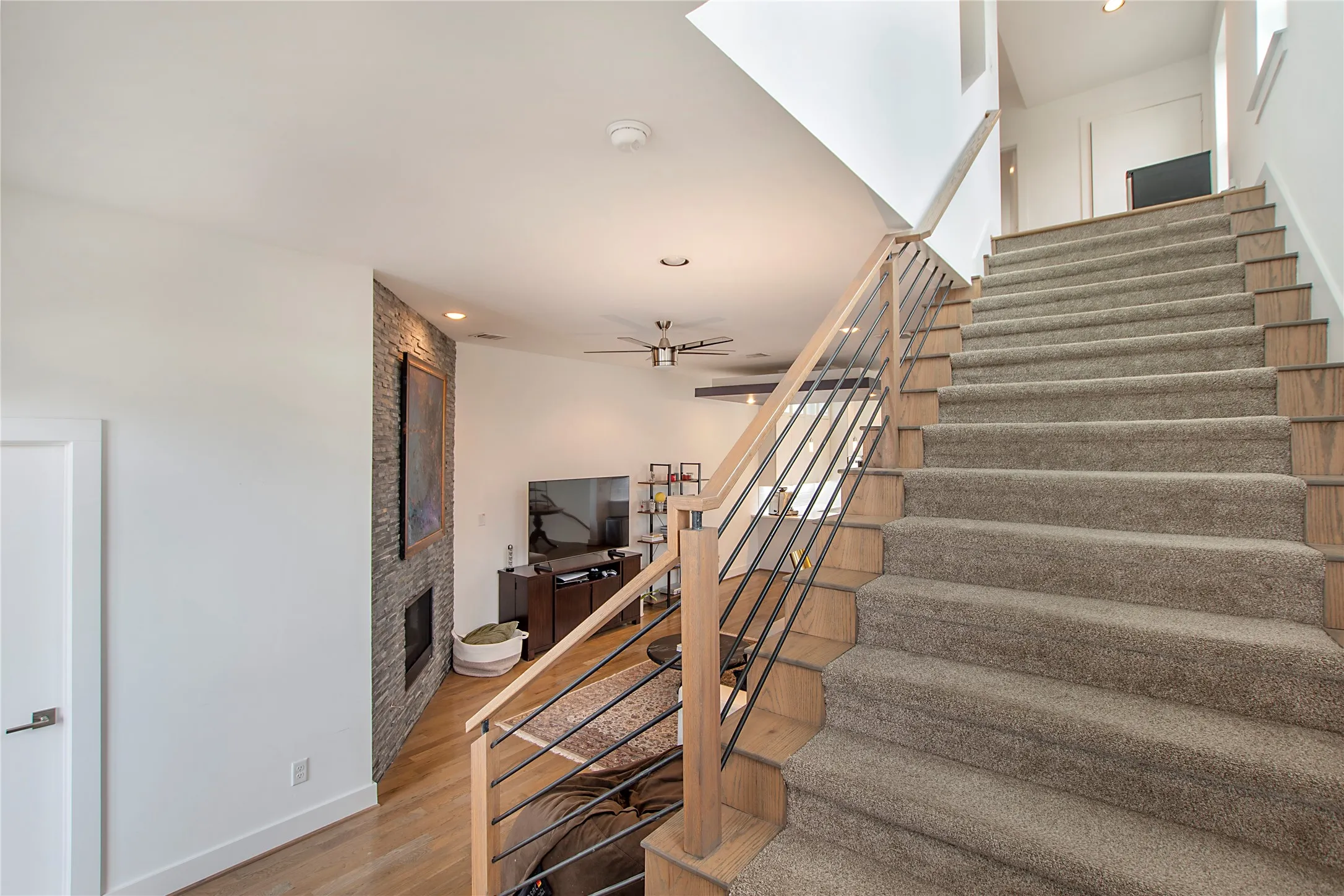 Townhouse For Sale in Dallas County , 4634 Virginia Avenue, Dallas, Texas 75204, 3 Bedroom, 4 Bathroom, 2 Garage spaces, 2,260 Sqft, built in 2019, Price $575,000, mls#21358809, Real Estate Agent in Dallas, Homes For Sale in Dallas county, Homes For Sale in Dallas, Realtor in Dallas Texas, Real Estate Brokerage Independent Realty Texas, Luminita Cordes Realtor