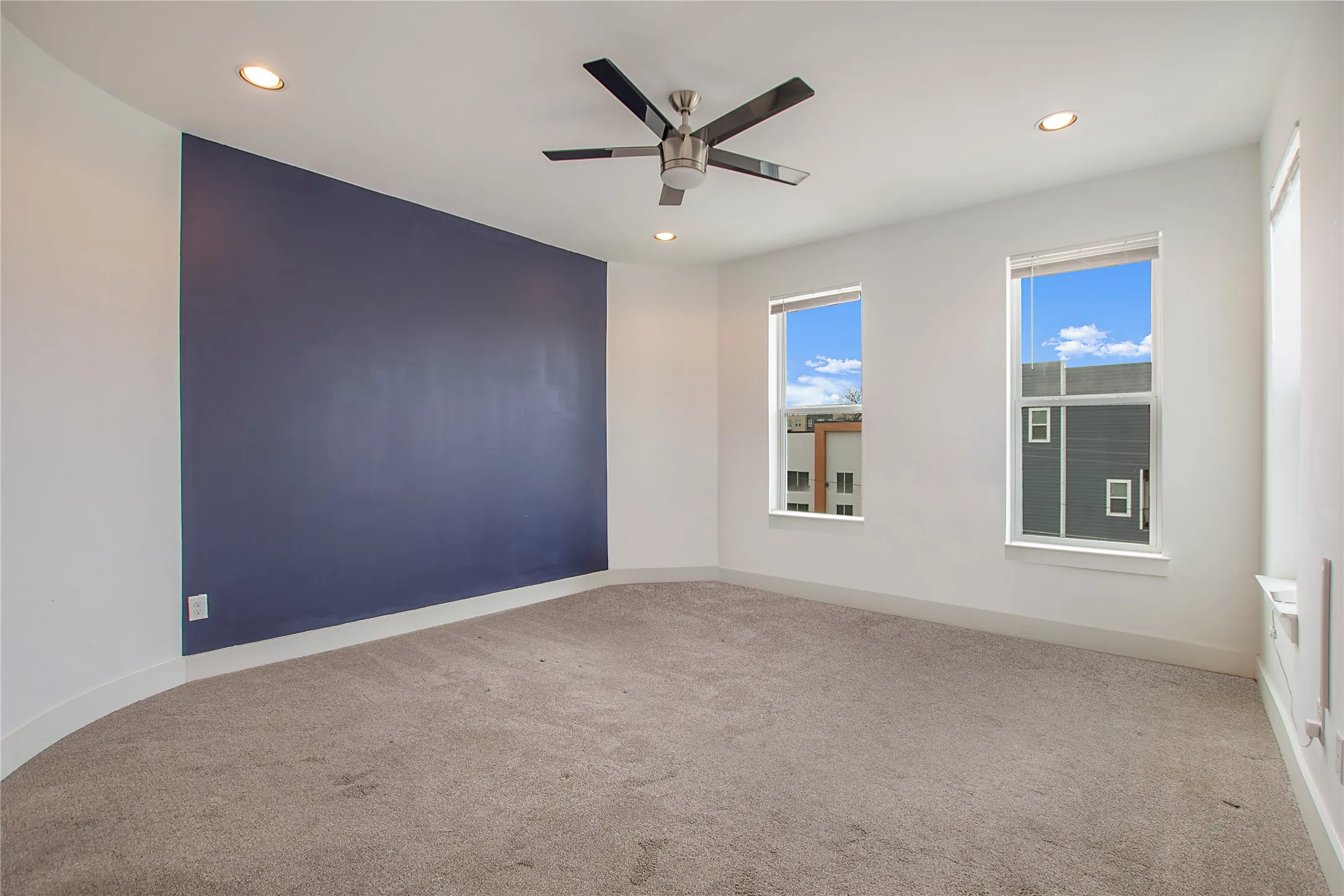 Townhouse For Sale in Dallas County , 4634 Virginia Avenue, Dallas, Texas 75204, 3 Bedroom, 4 Bathroom, 2 Garage spaces, 2,260 Sqft, built in 2019, Price $575,000, mls#21358809, Real Estate Agent in Dallas, Homes For Sale in Dallas county, Homes For Sale in Dallas, Realtor in Dallas Texas, Real Estate Brokerage Independent Realty Texas, Luminita Cordes Realtor