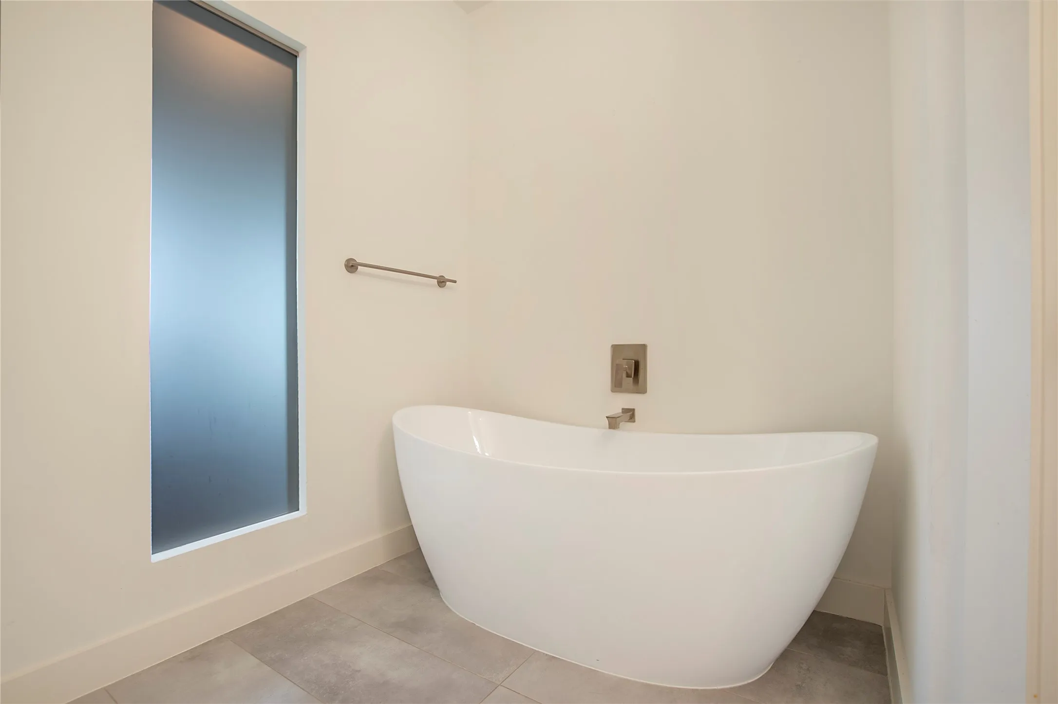 Townhouse For Sale in Dallas County , 4634 Virginia Avenue, Dallas, Texas 75204, 3 Bedroom, 4 Bathroom, 2 Garage spaces, 2,260 Sqft, built in 2019, Price $575,000, mls#21358809, Real Estate Agent in Dallas, Homes For Sale in Dallas county, Homes For Sale in Dallas, Realtor in Dallas Texas, Real Estate Brokerage Independent Realty Texas, Luminita Cordes Realtor