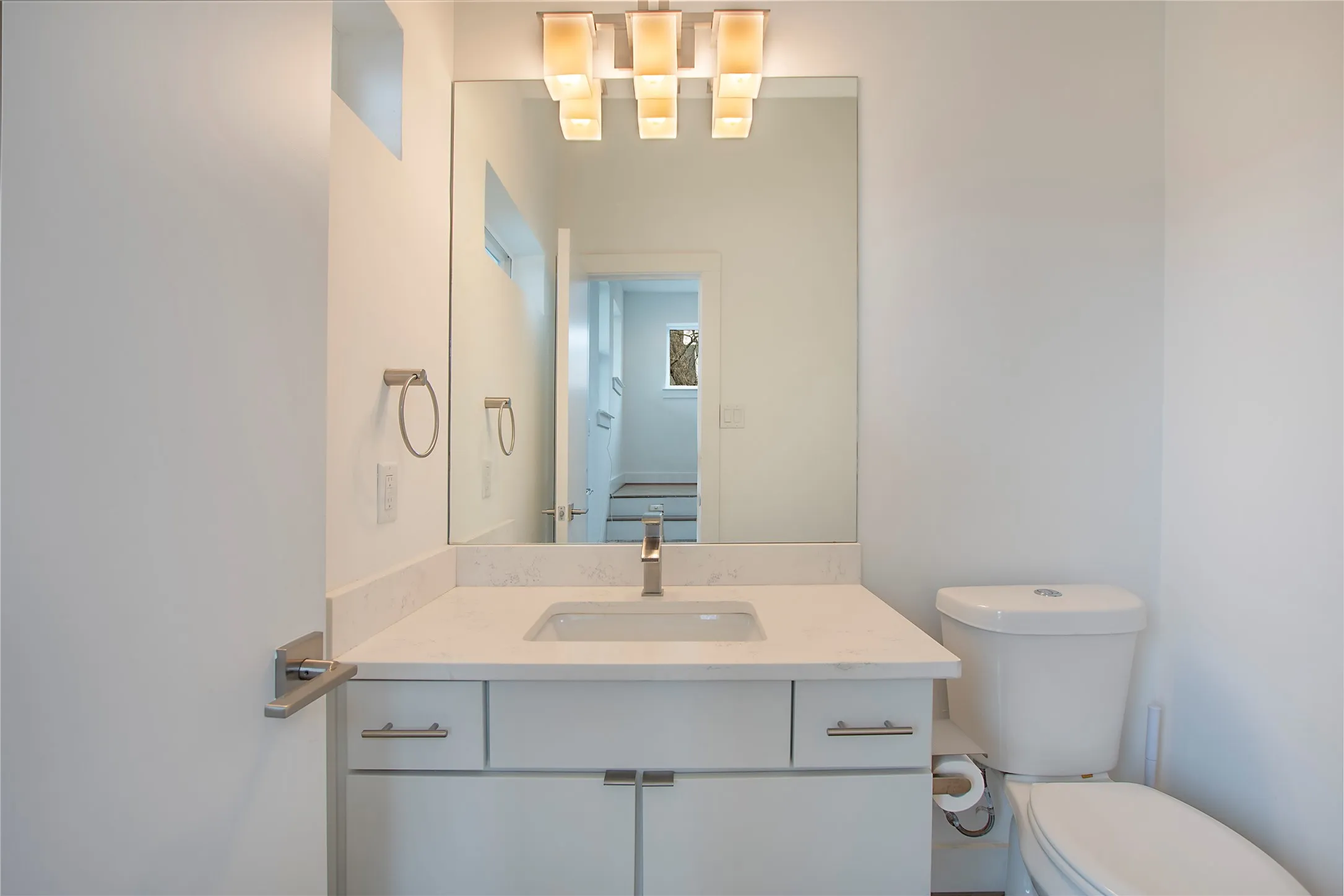 Townhouse For Sale in Dallas County , 4634 Virginia Avenue, Dallas, Texas 75204, 3 Bedroom, 4 Bathroom, 2 Garage spaces, 2,260 Sqft, built in 2019, Price $575,000, mls#21358809, Real Estate Agent in Dallas, Homes For Sale in Dallas county, Homes For Sale in Dallas, Realtor in Dallas Texas, Real Estate Brokerage Independent Realty Texas, Luminita Cordes Realtor