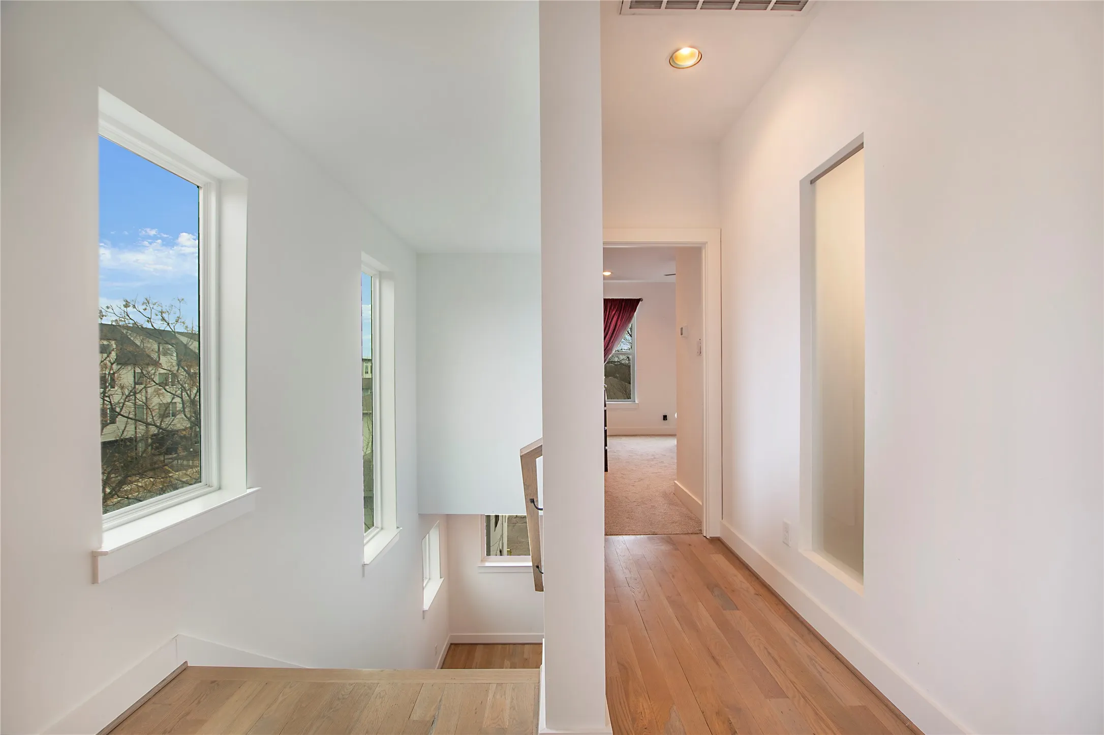 Townhouse For Sale in Dallas County , 4634 Virginia Avenue, Dallas, Texas 75204, 3 Bedroom, 4 Bathroom, 2 Garage spaces, 2,260 Sqft, built in 2019, Price $575,000, mls#21358809, Real Estate Agent in Dallas, Homes For Sale in Dallas county, Homes For Sale in Dallas, Realtor in Dallas Texas, Real Estate Brokerage Independent Realty Texas, Luminita Cordes Realtor