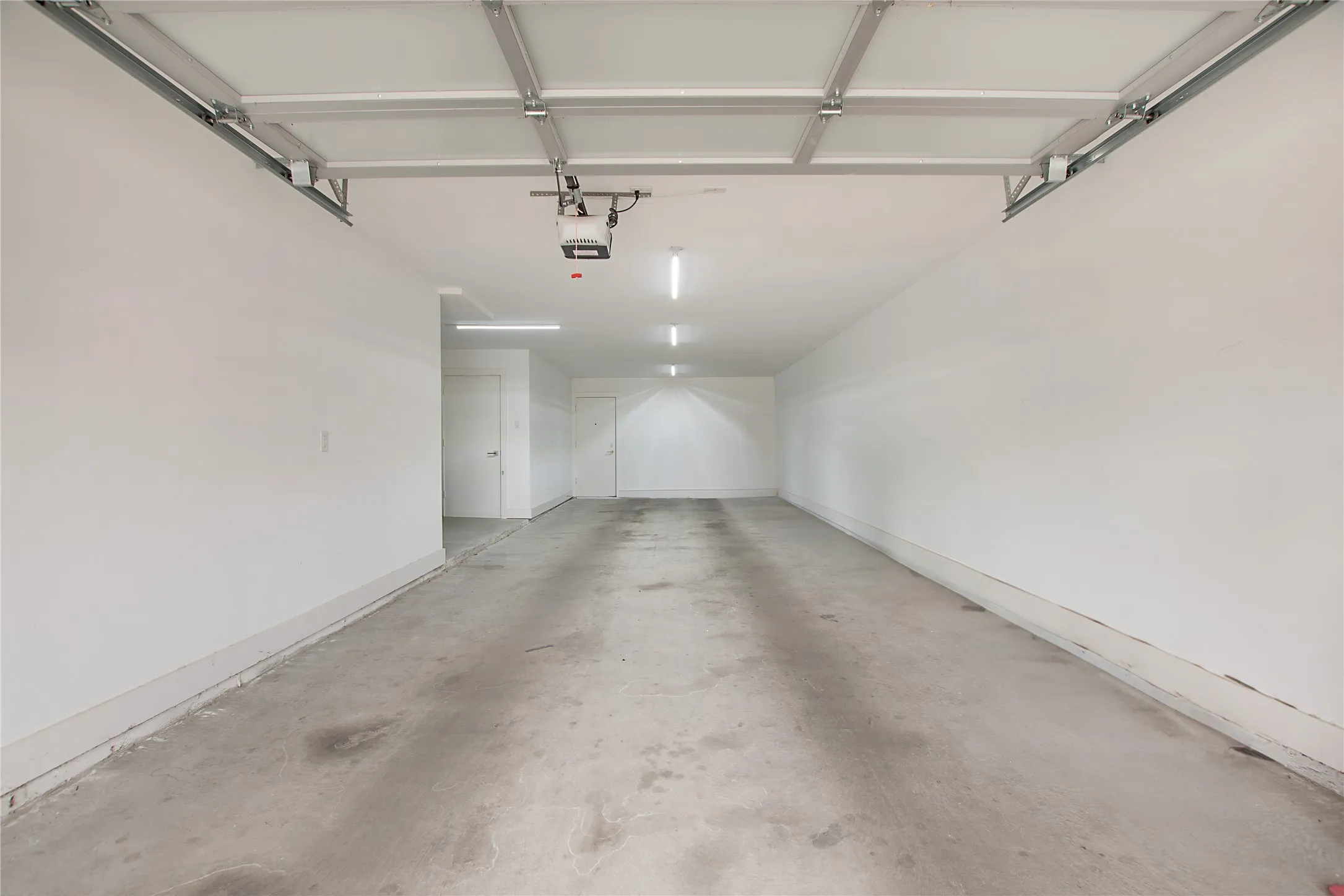 Townhouse For Sale in Dallas County , 4634 Virginia Avenue, Dallas, Texas 75204, 3 Bedroom, 4 Bathroom, 2 Garage spaces, 2,260 Sqft, built in 2019, Price $575,000, mls#21358809, Real Estate Agent in Dallas, Homes For Sale in Dallas county, Homes For Sale in Dallas, Realtor in Dallas Texas, Real Estate Brokerage Independent Realty Texas, Luminita Cordes Realtor